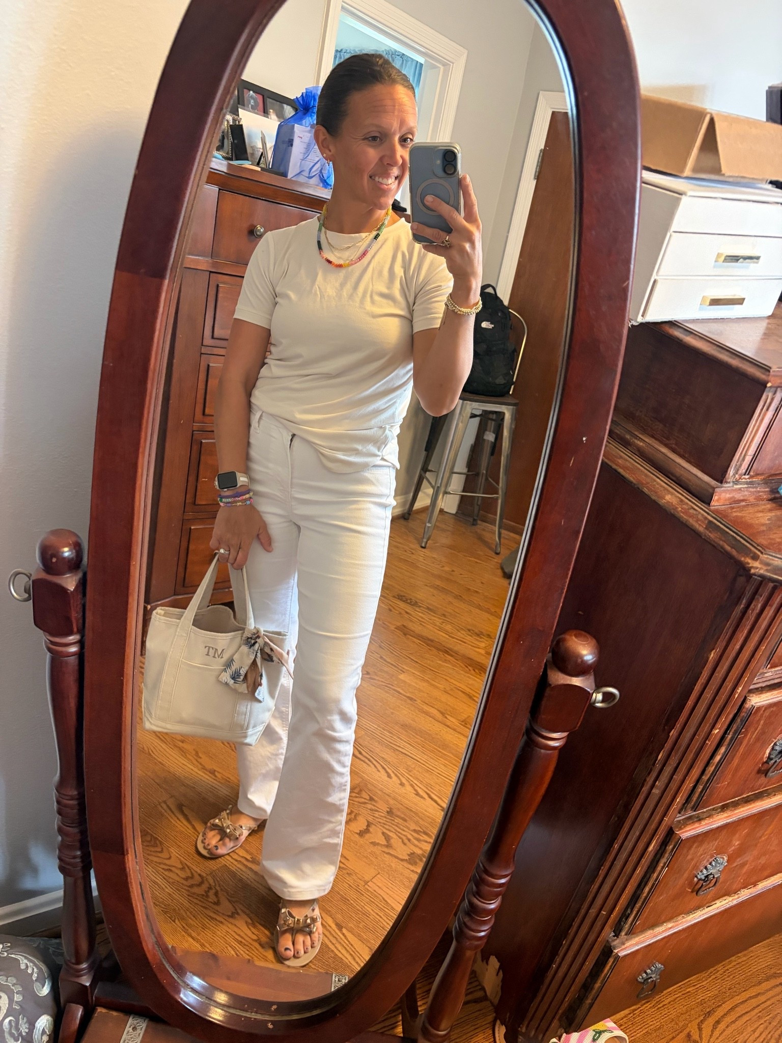 Dinner with the girls. I love the color of this shirt and it’s $10!! My jeans are on sale in other washes, too. 


#jockey #favetee #designerdupe #bowsandals #lookalike #flarejeans #teacheroutfit #falloutfit #boattote #minitote #necklacestack #beadednecklace #knotearrings #amazon @Quince  @Etsy 

#LTKU #LTKOver40 #LTKSaleAlert