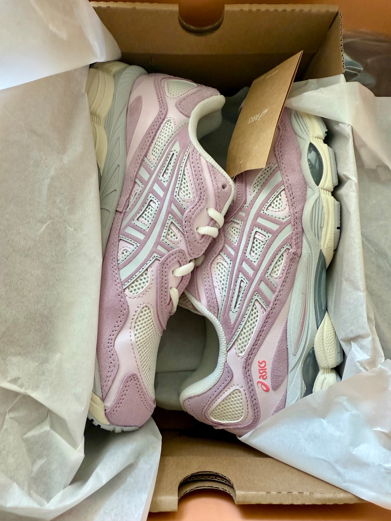 Obsessed with my new running shoes from Shopbop / they are pink and so supportive 

Tennis shoes , pink sneakers, cute running shoes , cute tennis shoes for spring 

#LTKTravel #LTKShoeCrush #LTKActive