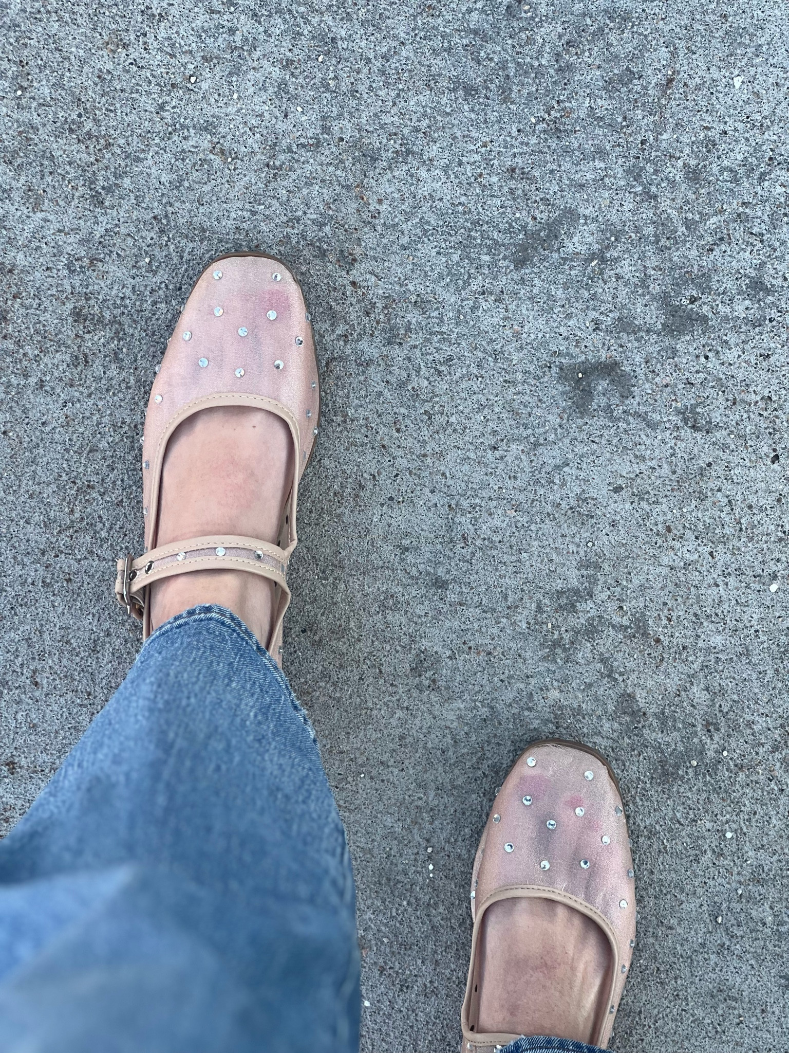 Such a fun little shoe from Amazon!! Ballet flats are v in, a great alternative to boots or tennis shoes when it gets cooler this fall and winter! ❄️ Tts and great quality!!

#LTKWorkwear #LTKShoeCrush #LTKFindsUnder50