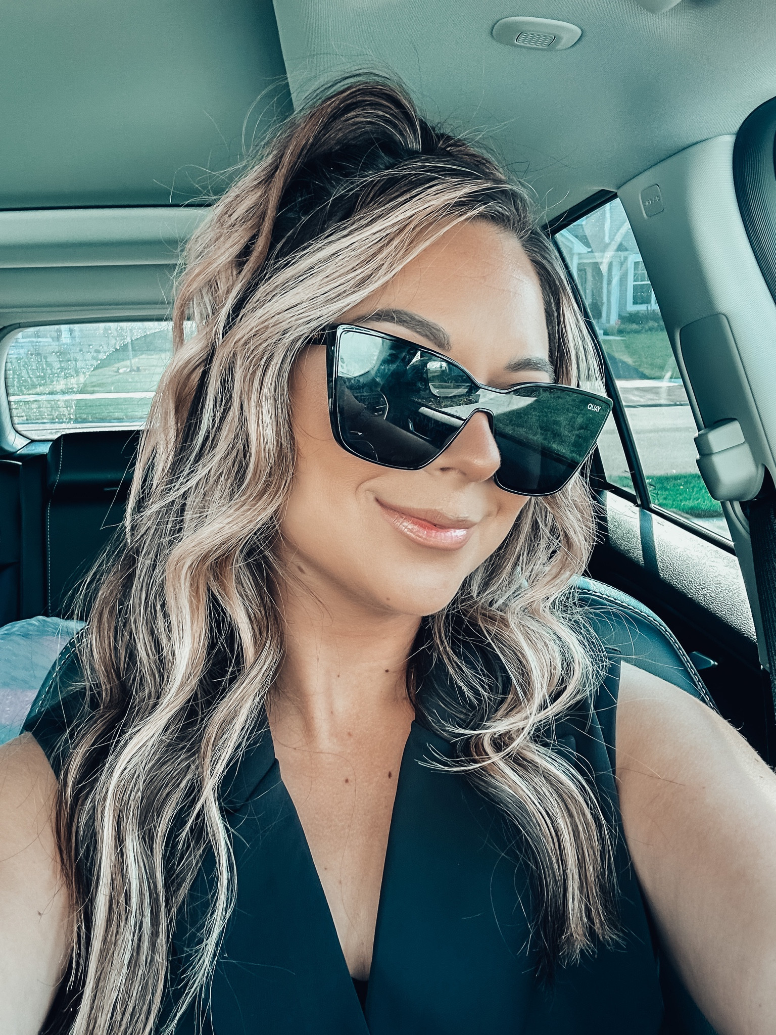 New favorite Quay sunglasses 😎 

#sunnies 

#LTKFind #LTKsalealert #LTKunder100