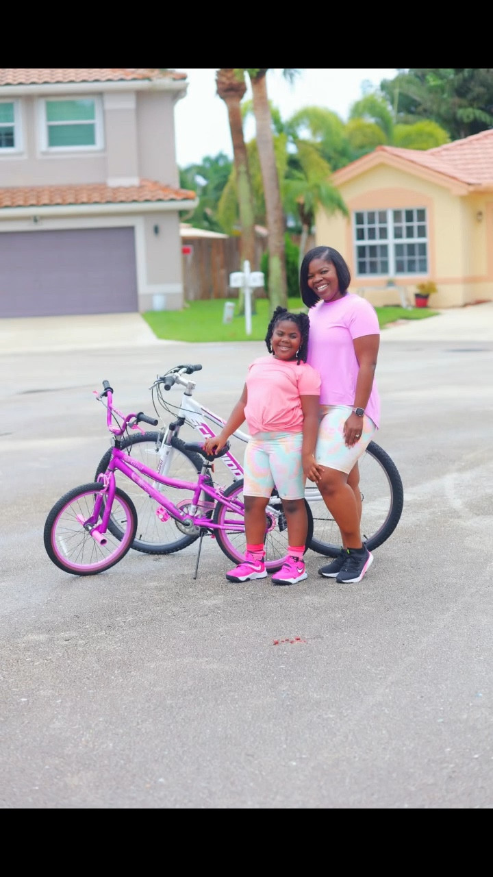 Twinsies in style! 👯‍♀️ Biker shorts for the ride, tennis skirts for the game from @JillYoga and a whole lot of fun in between! Love matching with my mini-me—double the fashion, double the fun! 🚴‍♀️🎾 #MomAndDaughter #MatchingOutfits #Twinning #JillYoga

#LTKActive #LTKBacktoSchool #LTKFamily