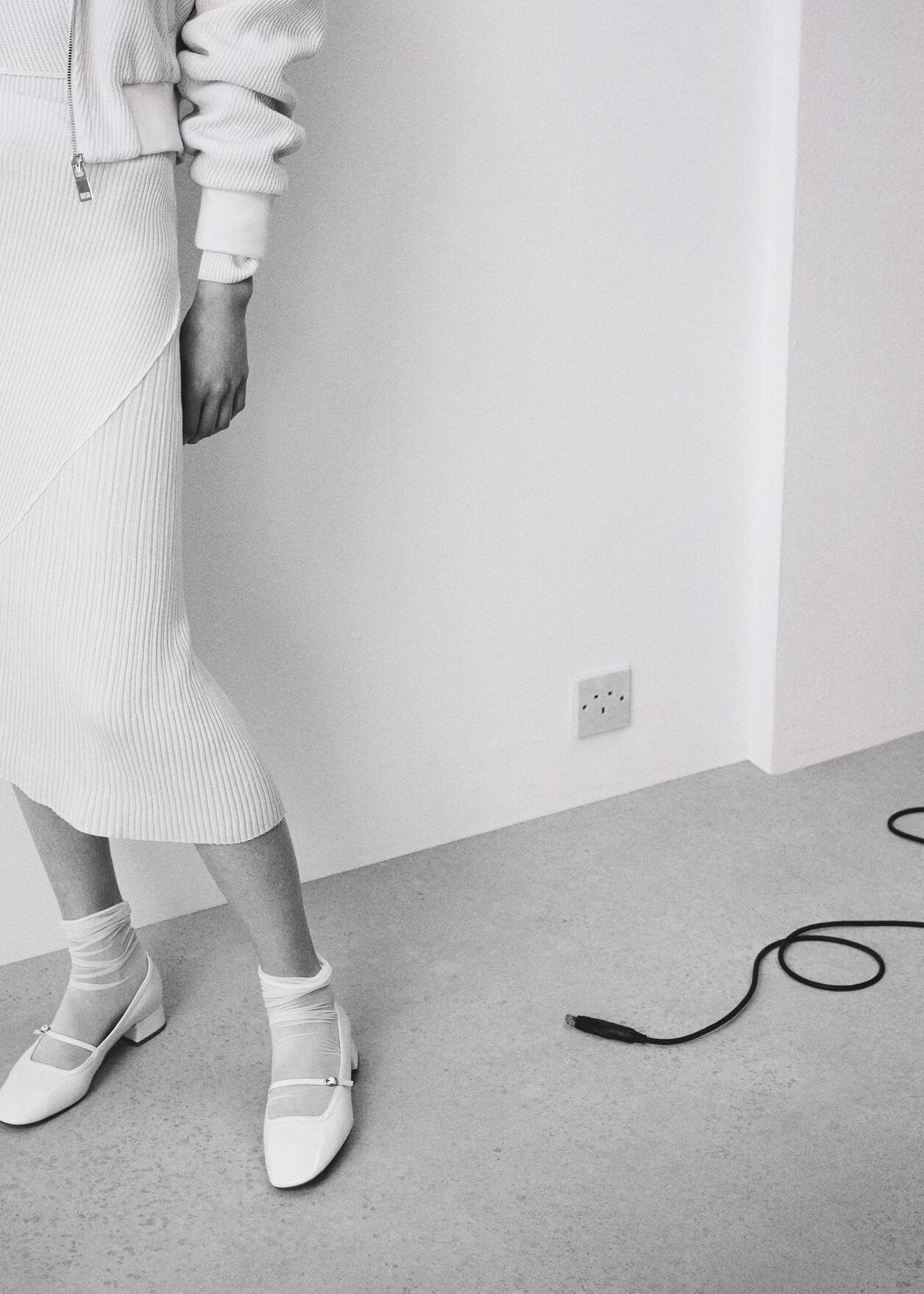 Chaussures talon boucle -  Femme | Mango France | MANGO (FR)