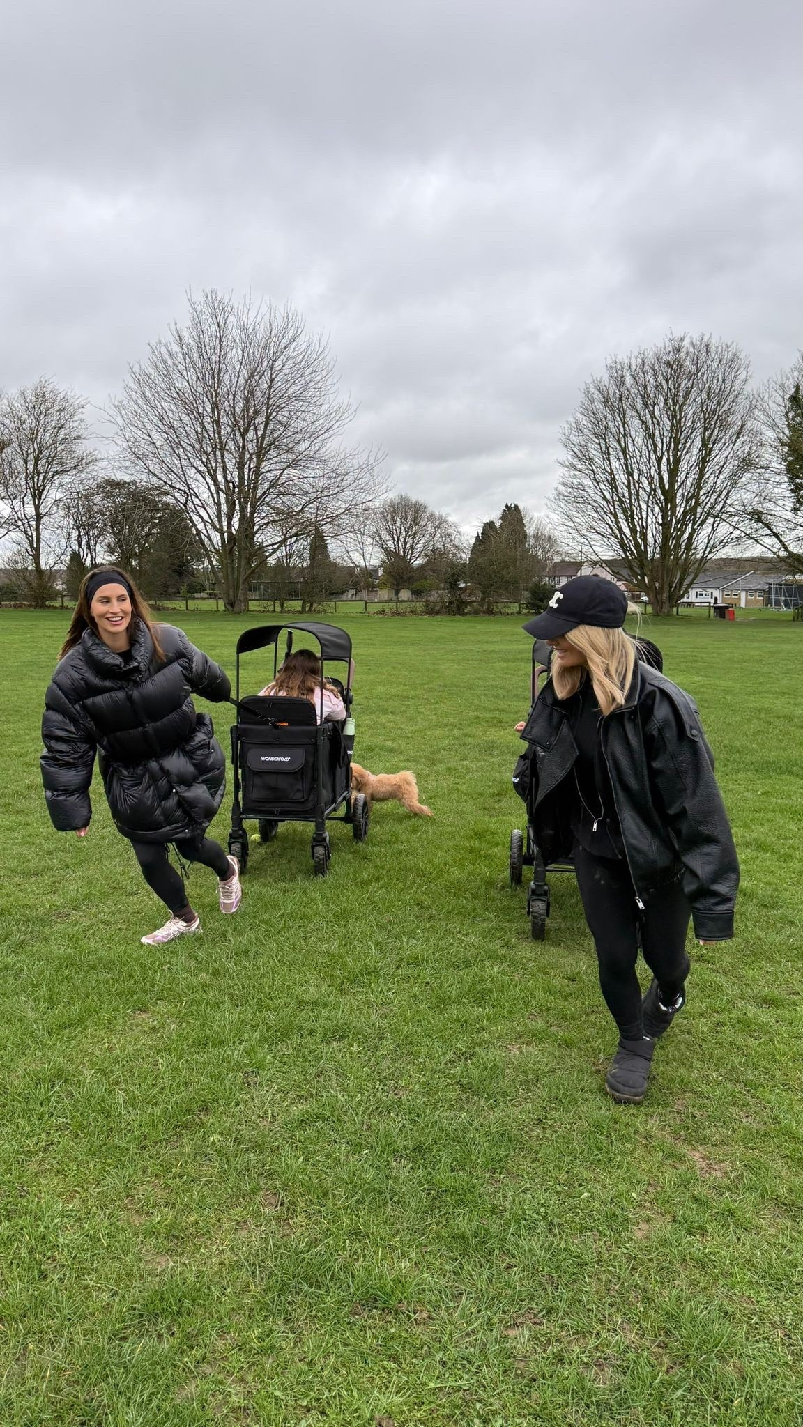 Family day out essentials ❄️🖤  
Keeping it cosy in my oversized puffer while the little ones ride in style in the Wonderfold. Perfect for chilly walks, snacks on the go, and making memories together.  

Comfy, practical, and mum-life approved 🙌  
#FamilyDayOut #MumLife #Wonderfold #CosyStyle

#LTKdayinmylife #LTKUK #LTKspring