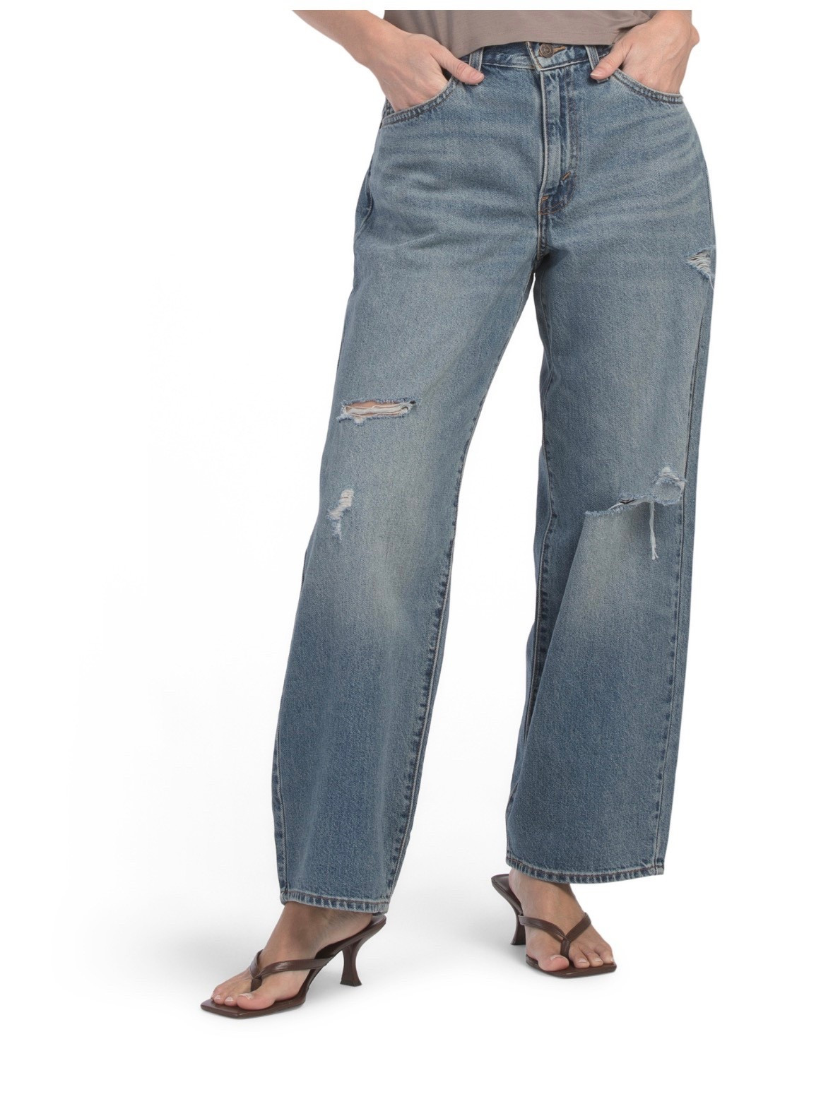 Levi’s Baggy Dad Jeans 
$24 vs $108 

#LTKSeasonal #LTKFestival #LTKSaleAlert