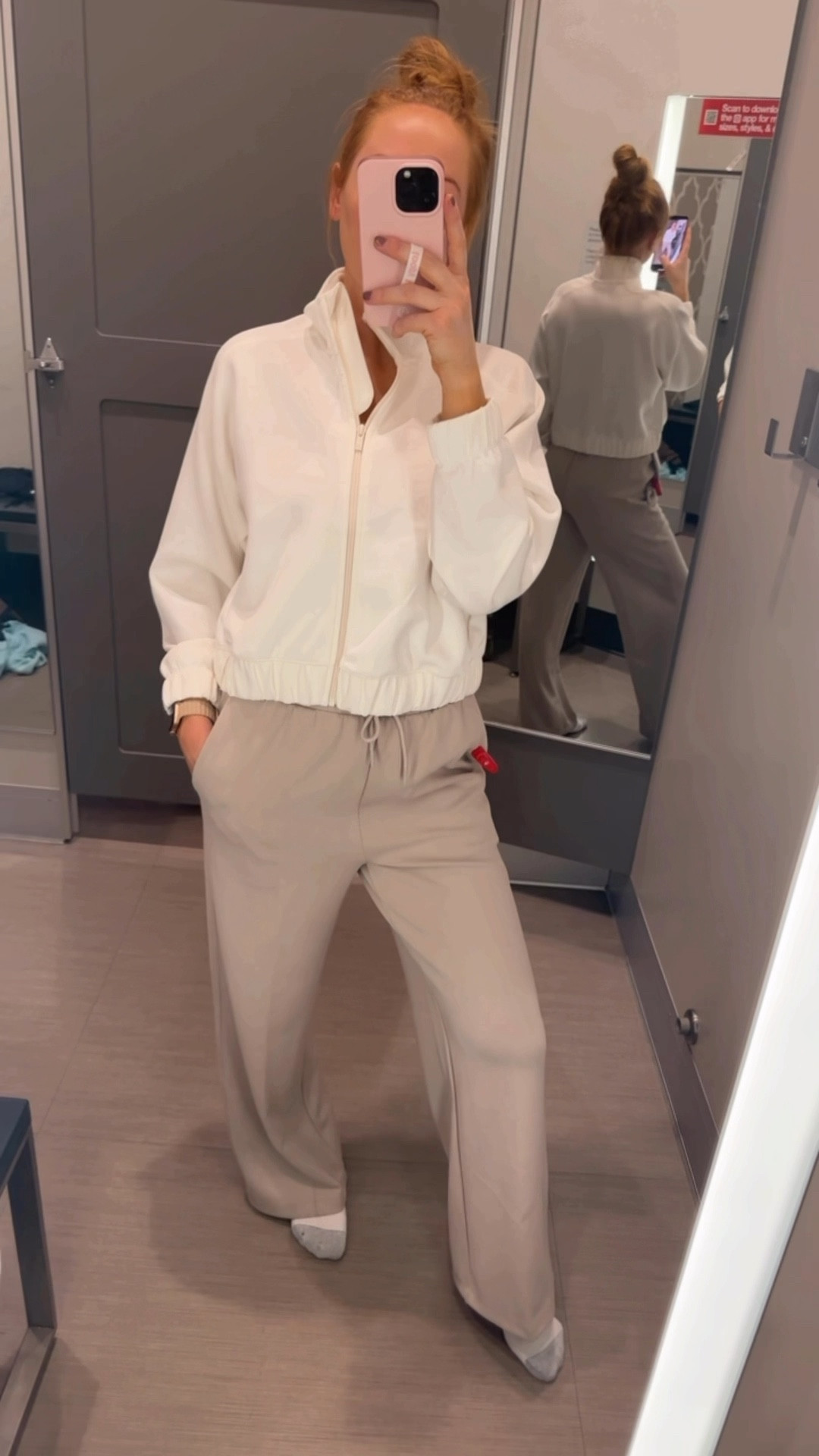 Both pieces are soooo comfy and luxe 🤎 feels so high end with a great price tag.
Both TTS - in smalls 
Both come in several colors

#LTKMidsize #LTKFitness #LTKActive