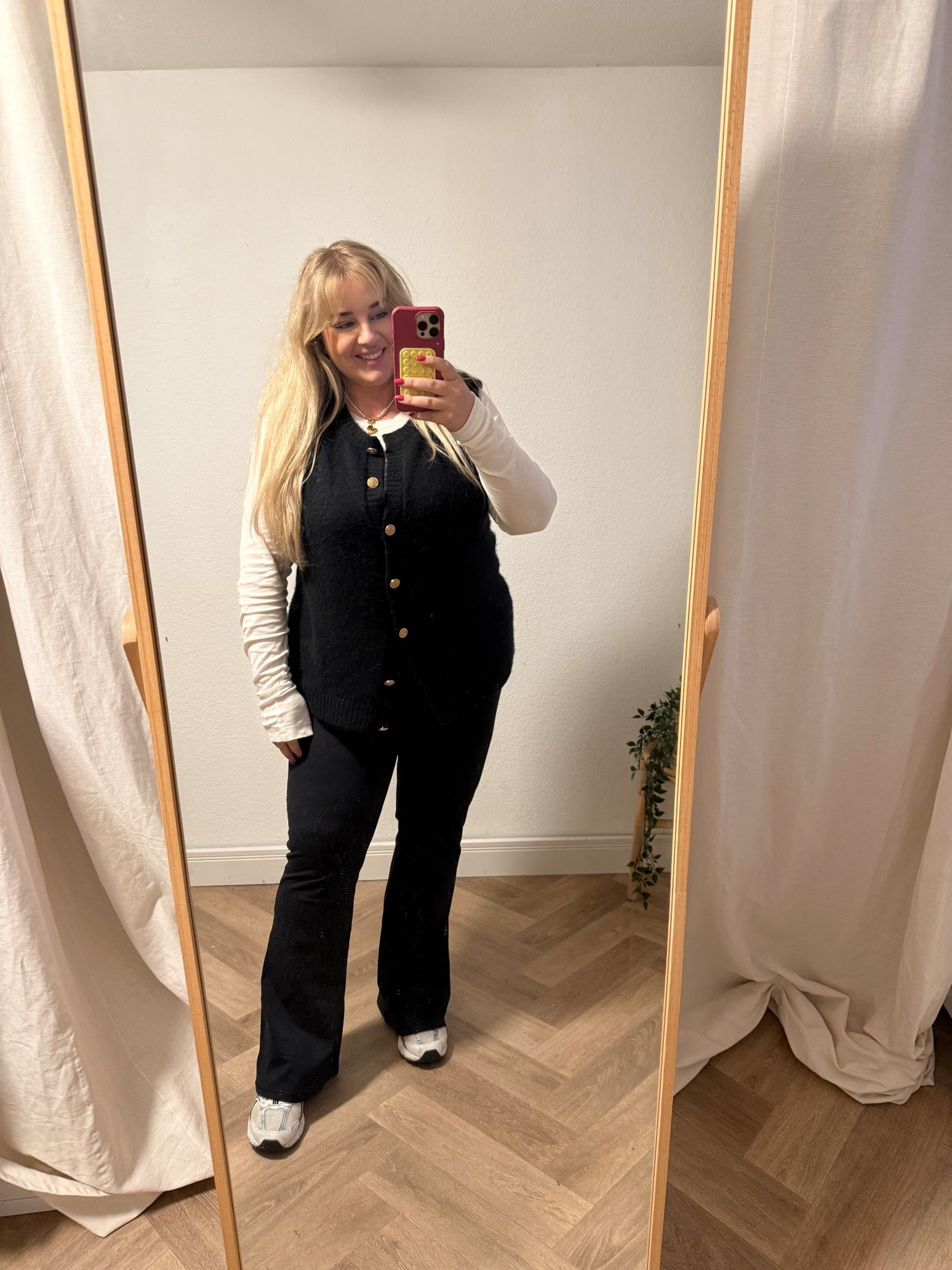 🖤🖤🖤

#plussizefashion #schwarz #weste #strick

#LTKcurves #LTKstyletip #LTKautumn