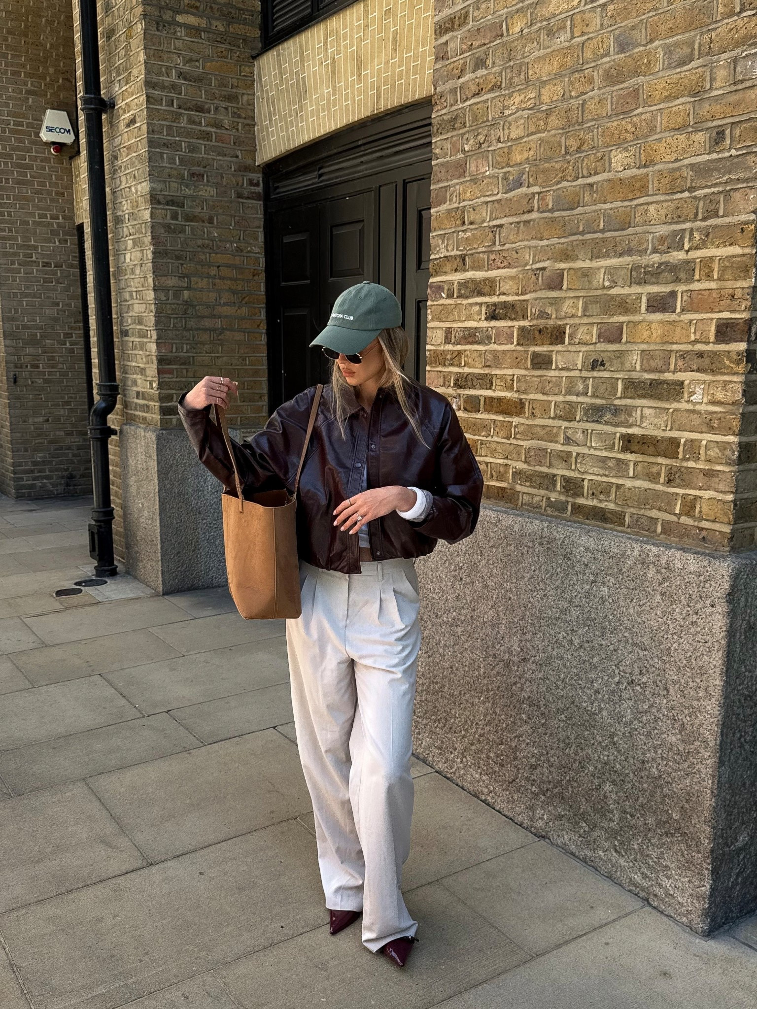 Burgundy + suede outfits all autumn 🍁🍂

Burgundy outfit, suede bag, autumn outfit, casual style 

#LTKuk #LTKautumn #LTKeurope