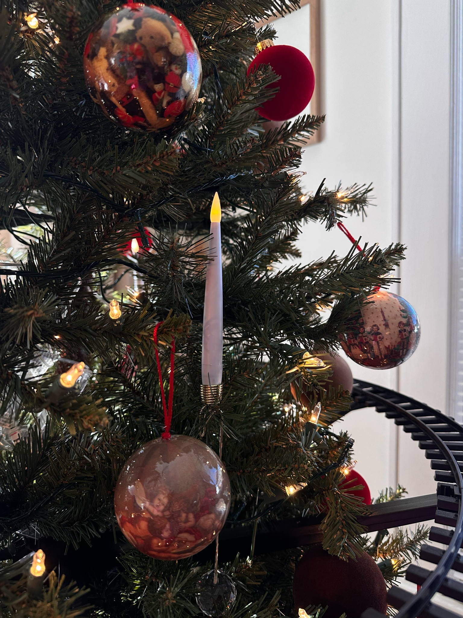 Loving the Christmas tree candle lights. Such a nostalgic vintage feel in those most affordable way! 

#LTKHoliday #LTKVideo #LTKHome