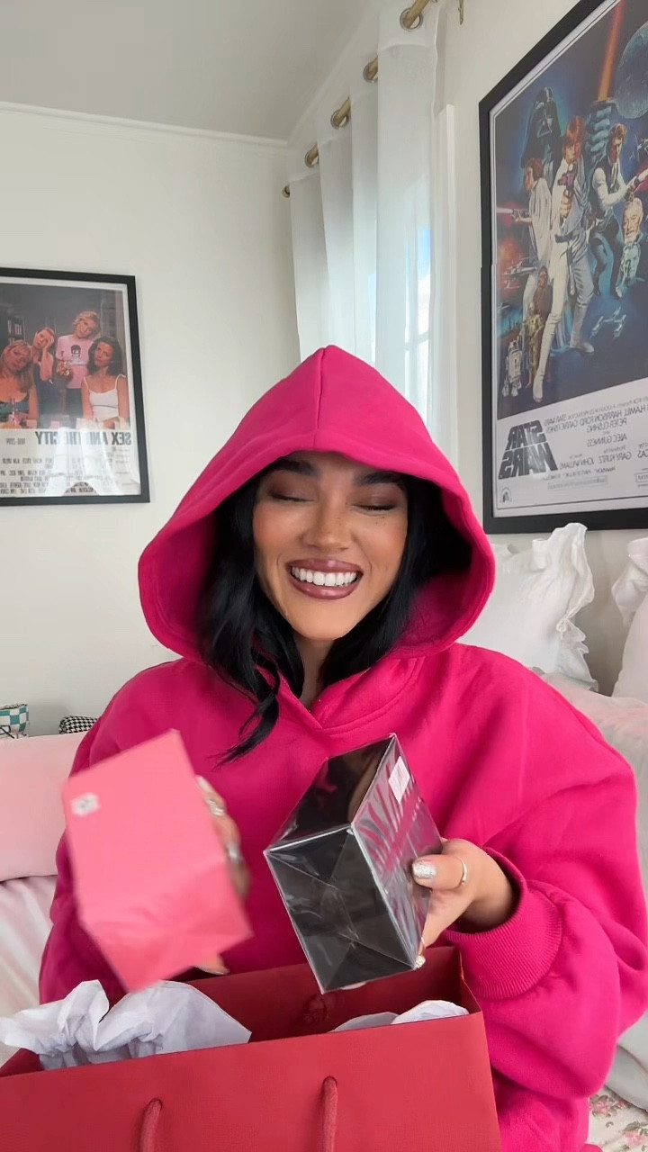 You wanna know how it smells, ask @Valentino he know it smell welllll🙂‍↕️

#LTKBeauty #LTKWatchNow