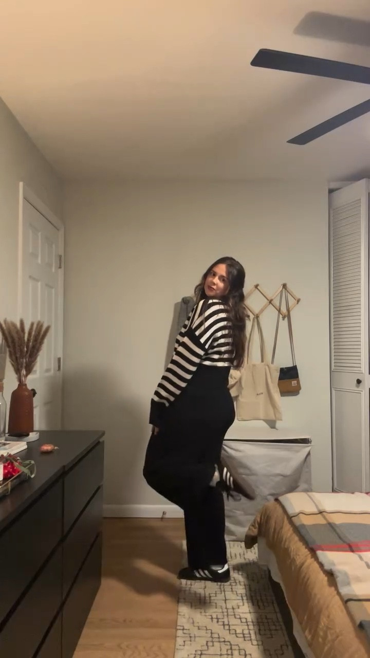 Packing for the holidays can be tricky, so let me help with some outfit tips from a cozy minimalist perspective! You can mix and match and be prepared for anything, without overpacking. Here is a week’s worth of outfits to prove it! Think capsule wardrobe. 

1. Comfy set to wear around the house 
2. Stretchy Pants and a sweater for Thanksgiving 🍽️ 
3. Couple pairs of jeans for outings 
4. Long Flowy Cozy Tops
5. A T- shirt for layering 
6. 2 Pairs of shoes - one for lounging and one for walking
7. A versatile jacket - denim or barn

#LTKHoliday #LTKootd #LTKTravel