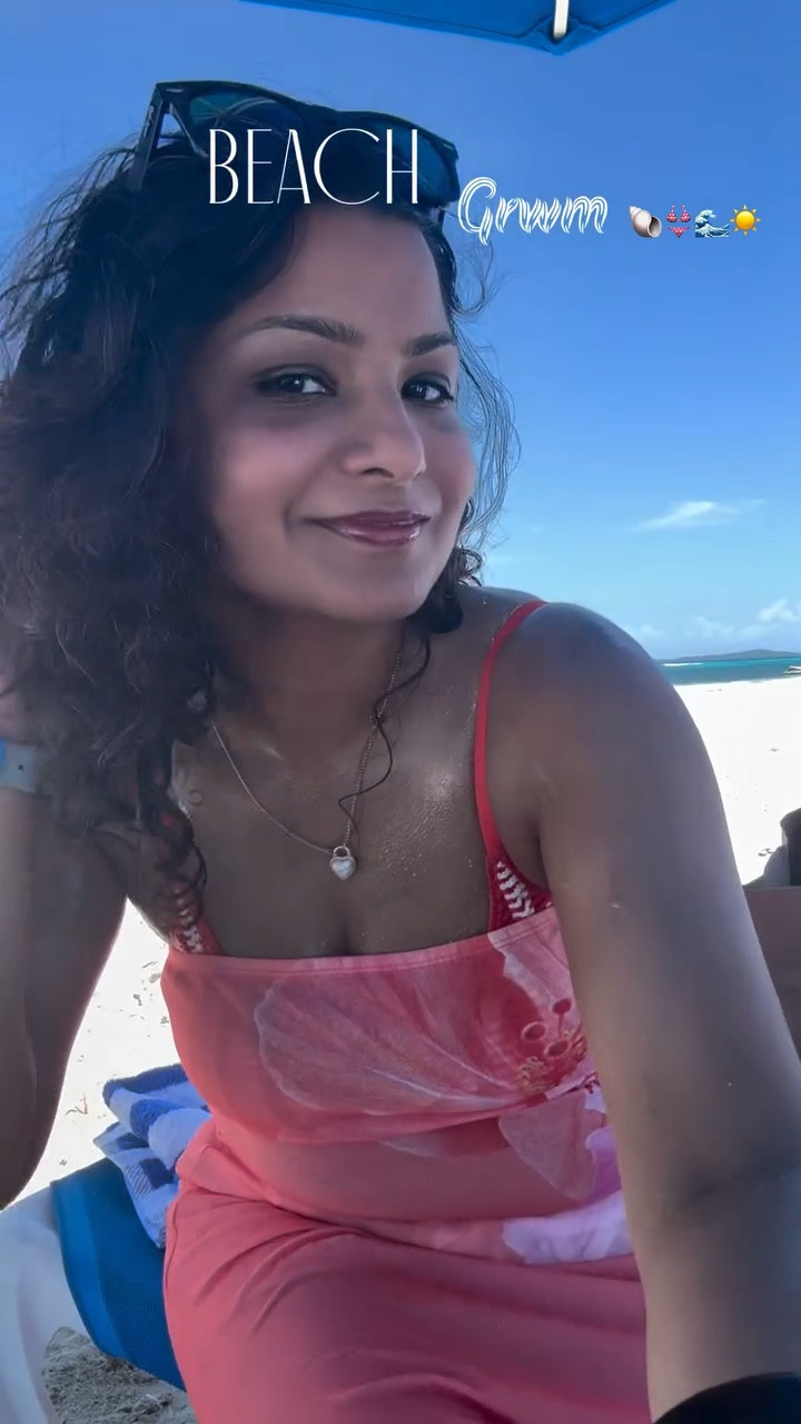 When you are beach baby but need to look cute in pictures.. comment “SUN” to get link to beach essentials..

#beach #beachlife #grwm #beachgirl #grwmreels

#LTKstorytime #LTKootd #LTKdayinmylife
