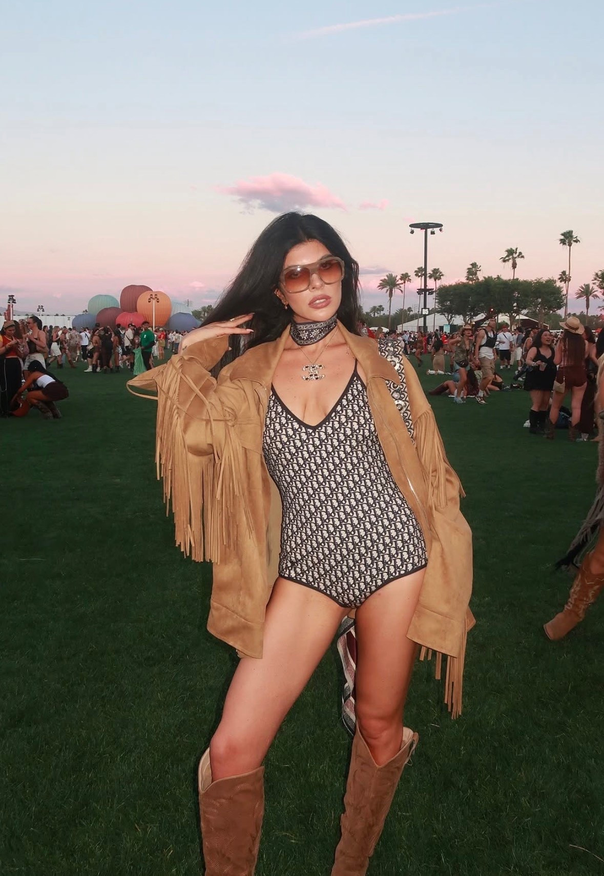Coachella cowgirl🤠

Festival style, outfit inspo, Coachella outfit inspo, Pinterest aesthetic, fringe suede jacket, western outfit inspo

#LTKFestival #LTKgrwm #LTKootd