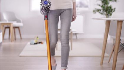 Dyson V8 Absolute vacuum | Dyson (US)