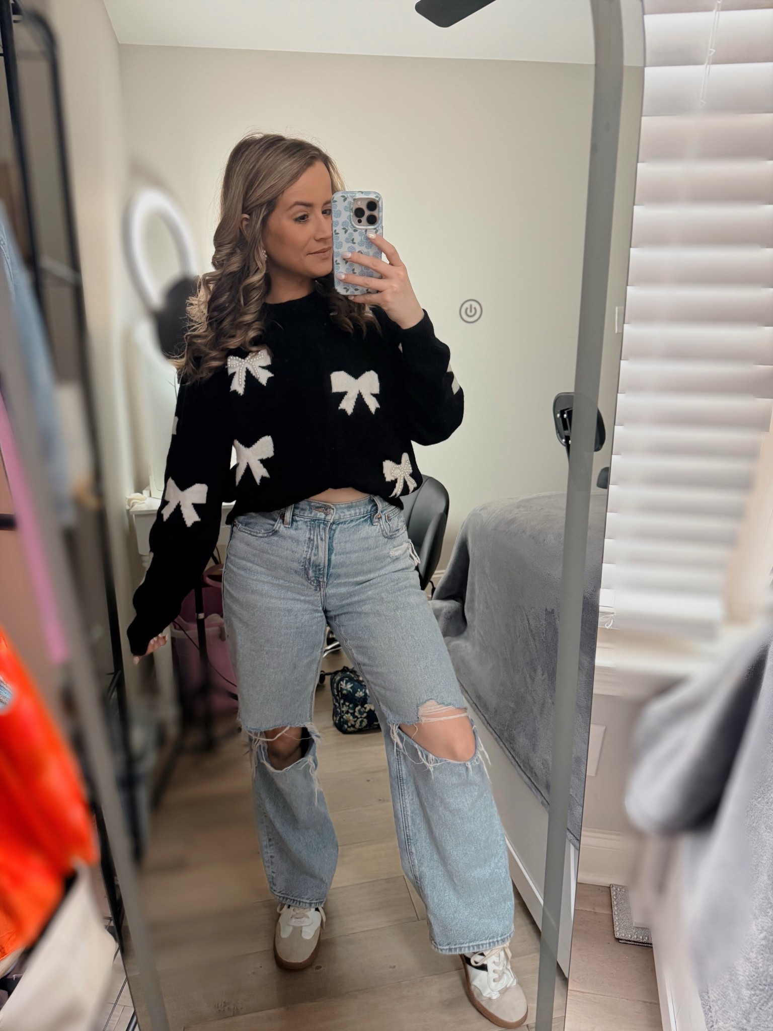 LOVE a bow moment for the new year! Happy new year everyone 🤍🖤✨

#LTKSaleAlert #LTKSeasonal #LTKPetite