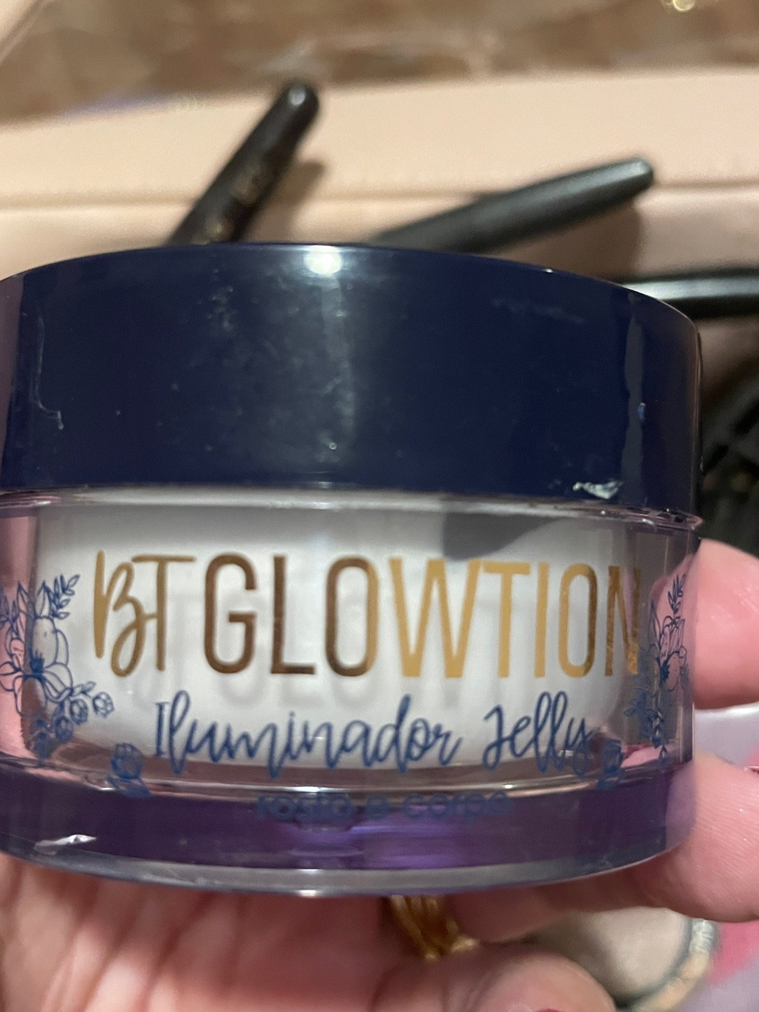 Eu sempre passo o BT glowtion antes da base para hidratar a pele e iluminar a make

#LTKbeauty #LTKbrasil