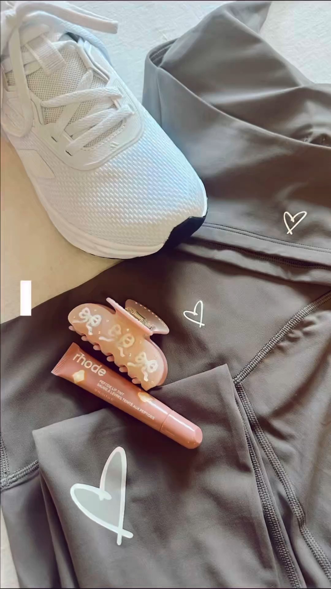 This taupe set from @thatgirlkate is that girl 🤍✨ Workout, errands, coffee run, throw a sweater on & go! So comfy. So flattering. So wearable all day ☕️🤎

#viral #ootd #loungewear #workout


#LTKActive #LTKfitnessgoals #LTKootd