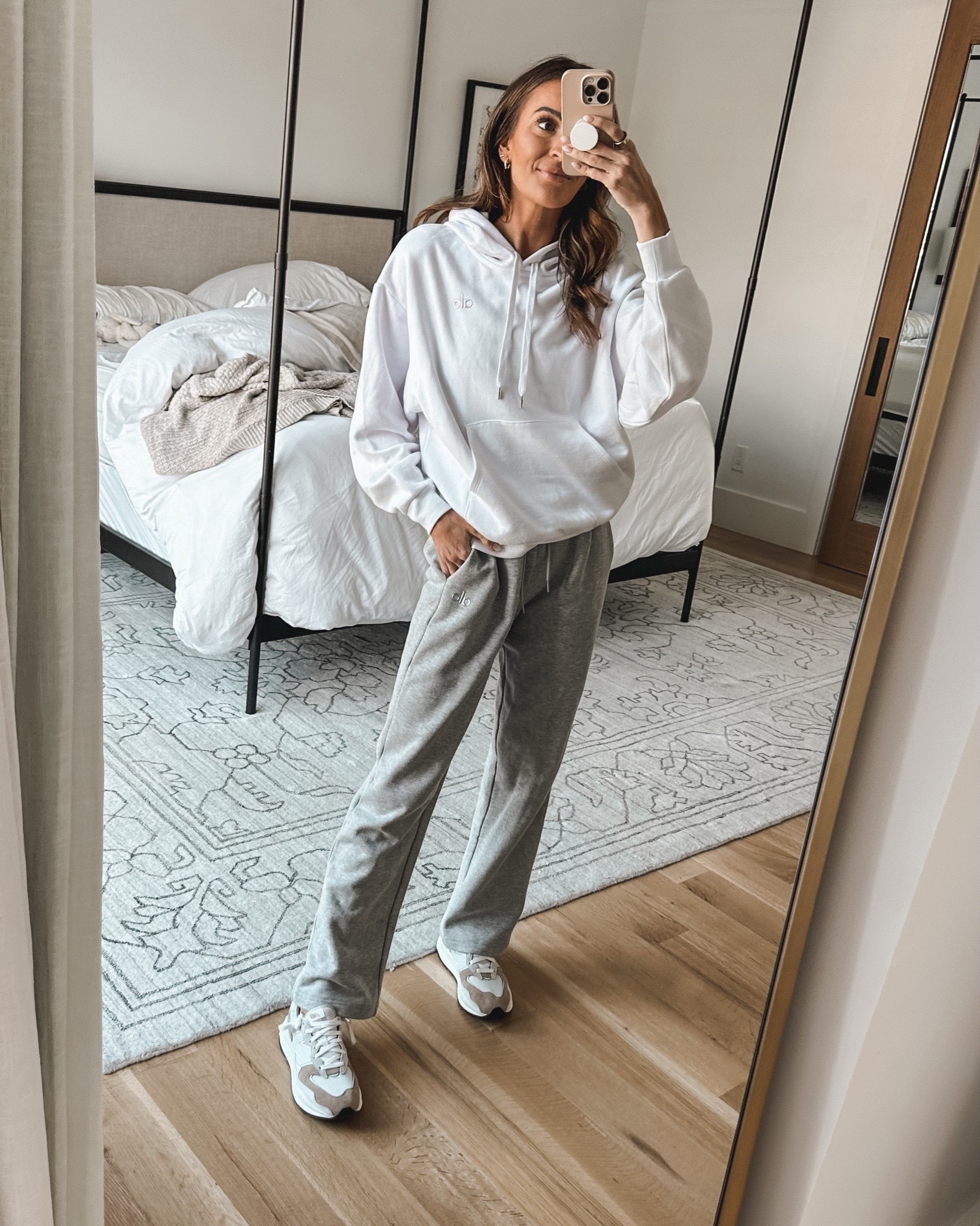 Accolade Sweatpant - White - White / XXS