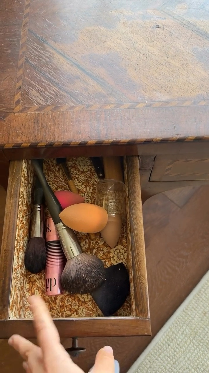 I LOVE IT!!! How else should/could I style it?!

I added some similar products since the vanity + decor was thrifted🤭

#LTKHome #LTKBeauty #LTKgrwm