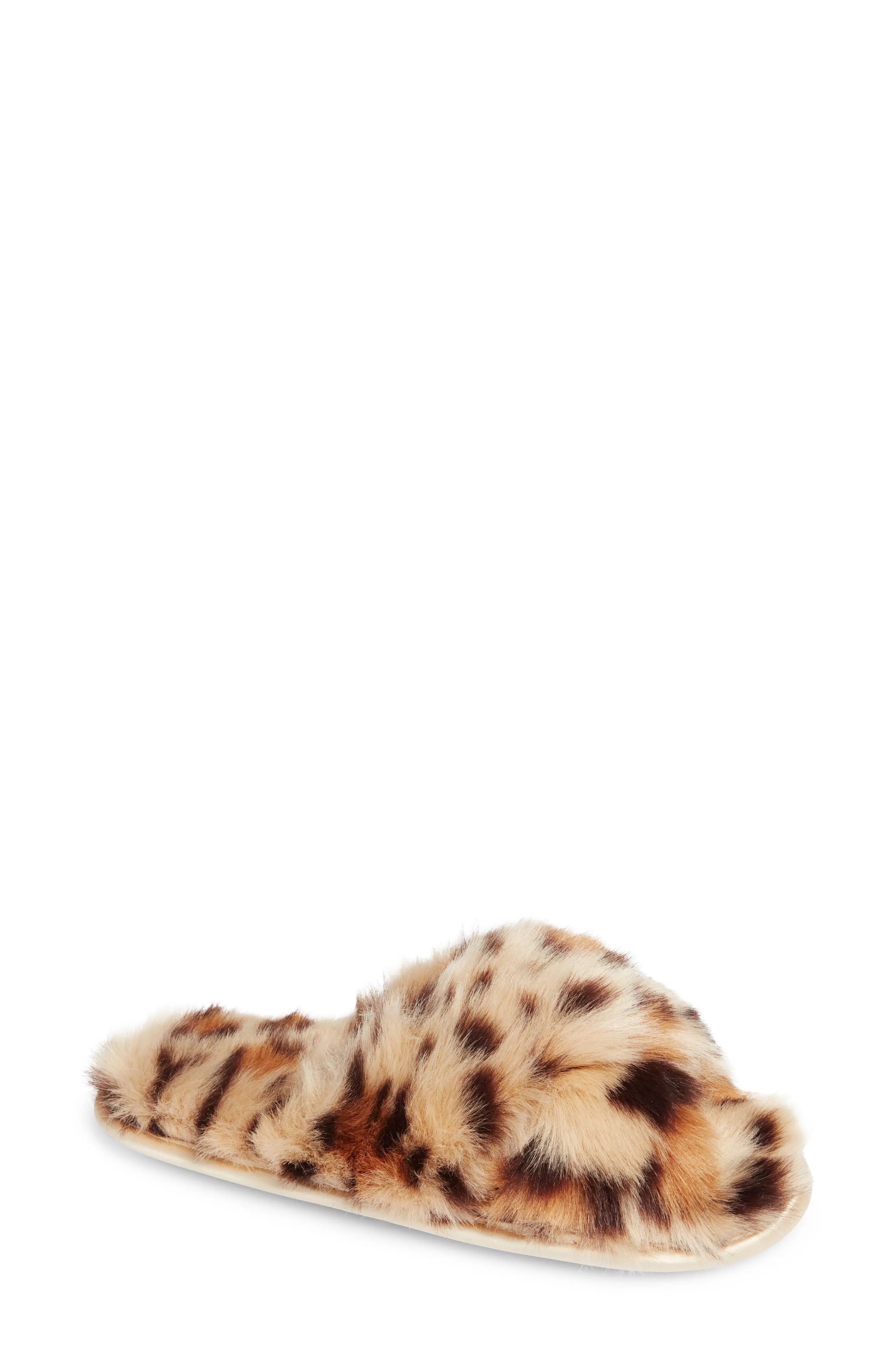 Women's Nordstrom Cozy Leopard Faux Fur Slipper, Size Medium - Beige | Nordstrom