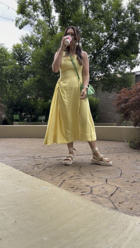 It’s giving me “how to lose a guy in 10 days” vibes 🥰🫶🏼 Love the yellow + green purse combo! Would be super cute with tennis shoes or heals for a wedding. 


#LTKVideo #LTKWedding #LTKWorkwear