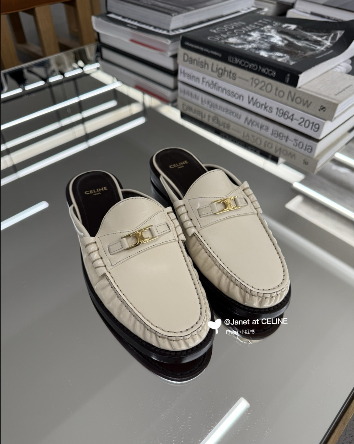 Obsessed! So comfy so chic 🫠
#celine #celineshoes #ootd #celinewoman #celine2025  #jjmstyles #mules 

#LTKSeasonal #LTKStyleTip #LTKShoeCrush