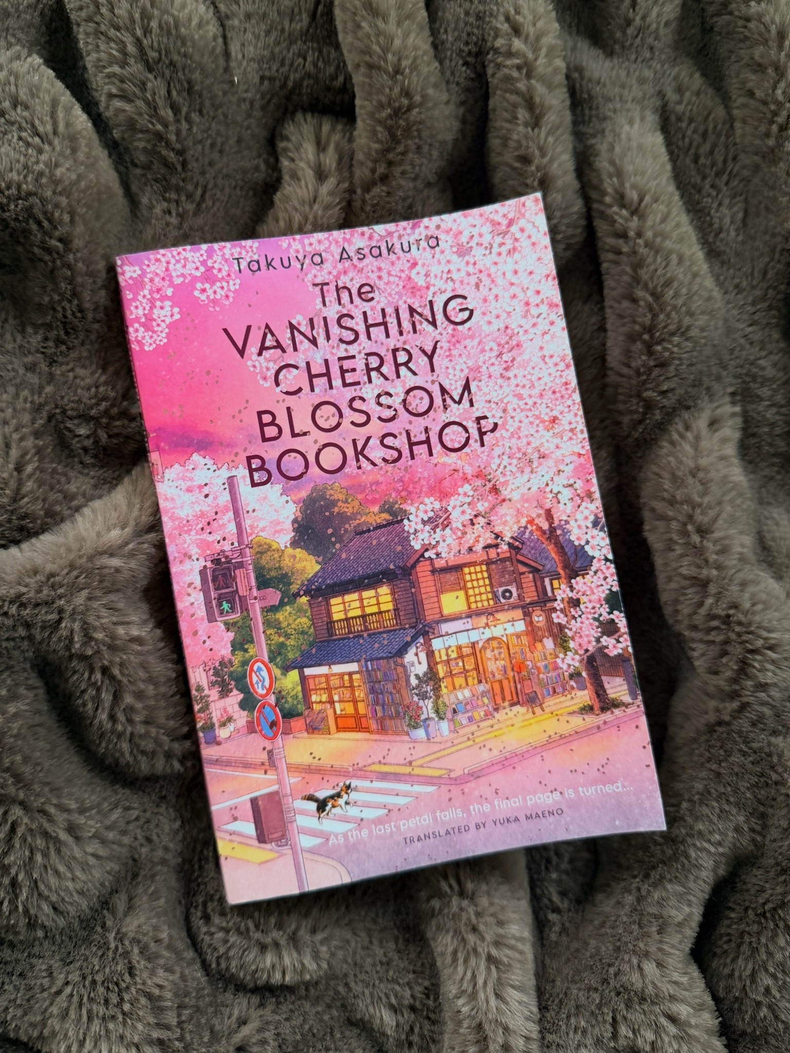 BOOK REVIEW FOR THE VANISHING CHERRY BLOSSOM SHOP || To be completely honest, I picked up this book at Barnes & Noble solely based on the cover… pink and shiny will get me every time. But this short 207 page book was filled with perspectives and life journeys of several individuals from all ages and walks of life who find themselves transported to the dimension of those bookshop where they learn something they need and, in turn, is something us as the reader can gain from as well. The last 25 pages of the book is kind of trippy making you wonder if this was written from imagination or real life experience. It was definitely a weird twist. Just as a warning  though, this book is translated from Japanese so the style of reading might feel different if you’re not familiar with it! This was a sweet book I’ll be passing along to my 15 year old and I know she’ll love it. It could be a little repetitive and overly descriptive for my taste. 3.75/5 ⭐️

#LTKmomlife #LTKdayinmylife #LTKHome