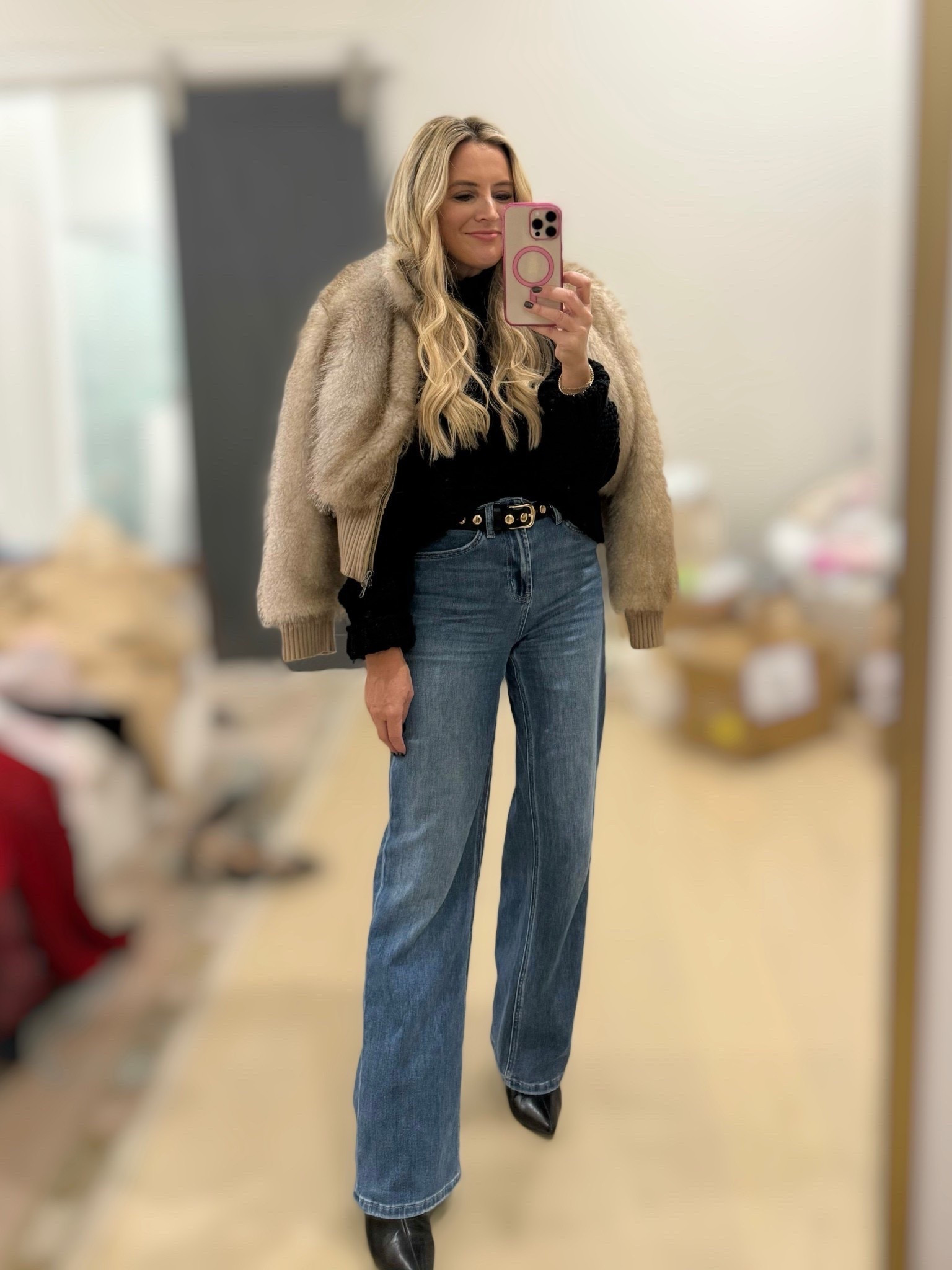 She broke out the cropped faux fur jacket just in time for the holidays. So easy to style with jeans or dress it up over a skirt or dress. Must-have holiday staple. Size up. 

#LTKStyleTip #LTKHoliday #LTKSeasonal