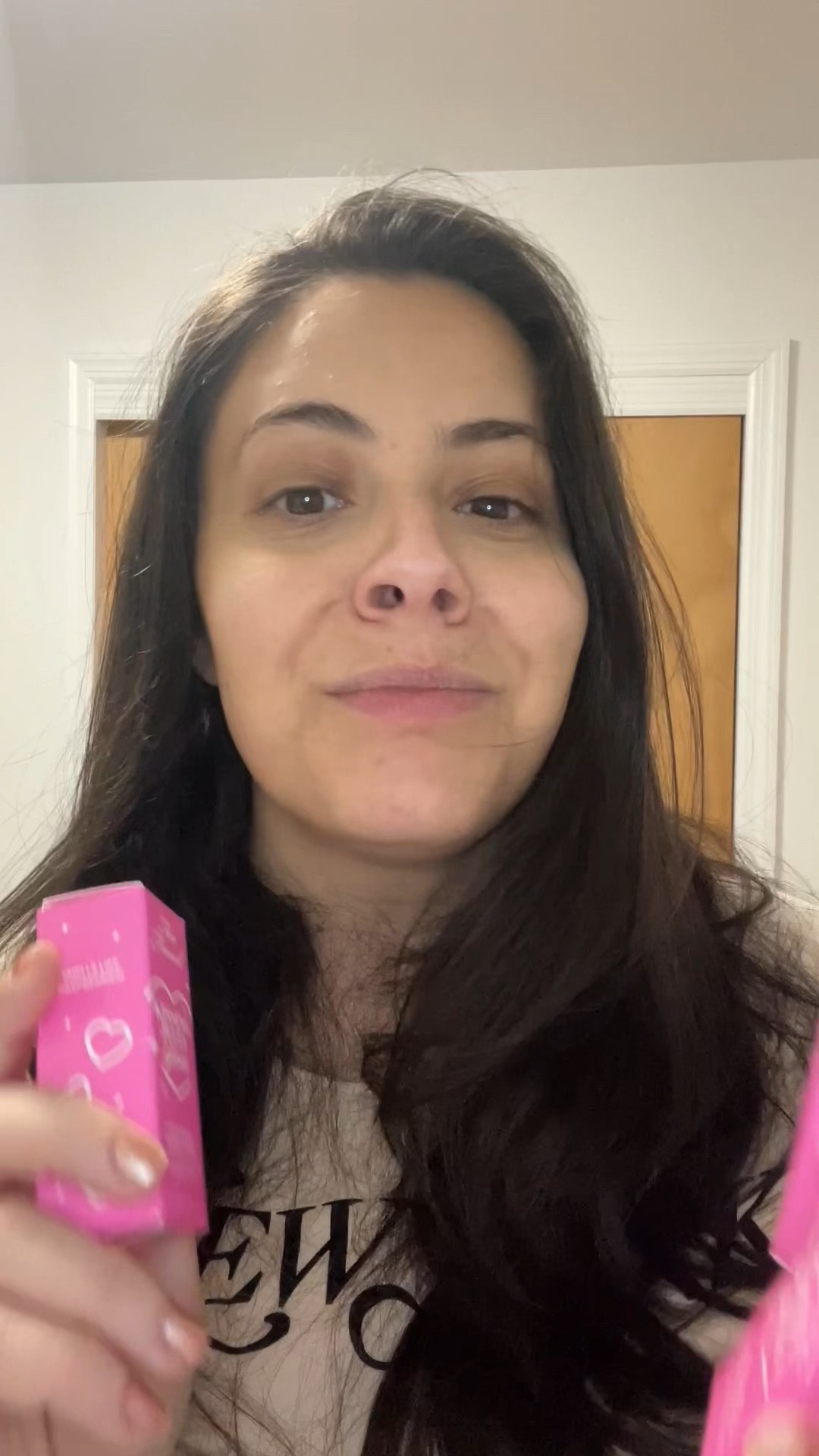 The new too faced kissing jelly lip oil glosses are SO GOOD. They’re not sticky, very hydrating and offer a very sheer tint with a touch of illumination. 

#LTKVideo #LTKbeauty