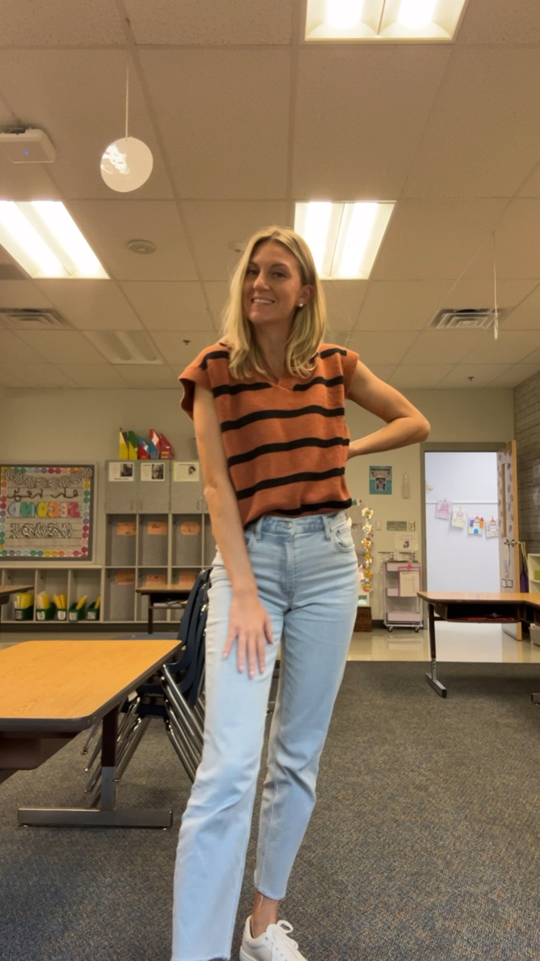 Fall outfit / teacher outfit / short sleeve sweater

Abercrombie jeans are the best! These are the high rise mom Jean & they fit tts!

Top fits tts it’s not oversized or too big!

#LTKSeasonal
