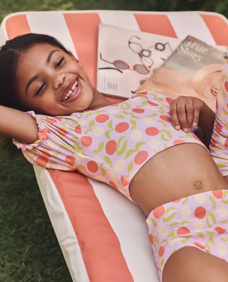 Color

        
        
            Citrus Sunshine on Tea Rose
        

        

        

  ... | Hanna Andersson