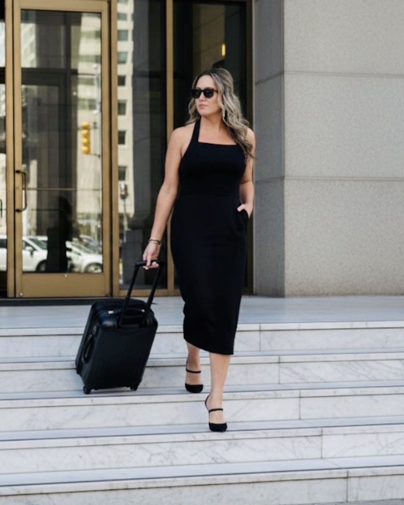 Another Amazing LBD🖤

This extremely flattering bodycon style halter dress is sure to make a statement. It’s bold, chic, and classy. Lovey square neck line and  built in pockets🖤


#LTKootd #LTKOver40 #LTKSaleAlert