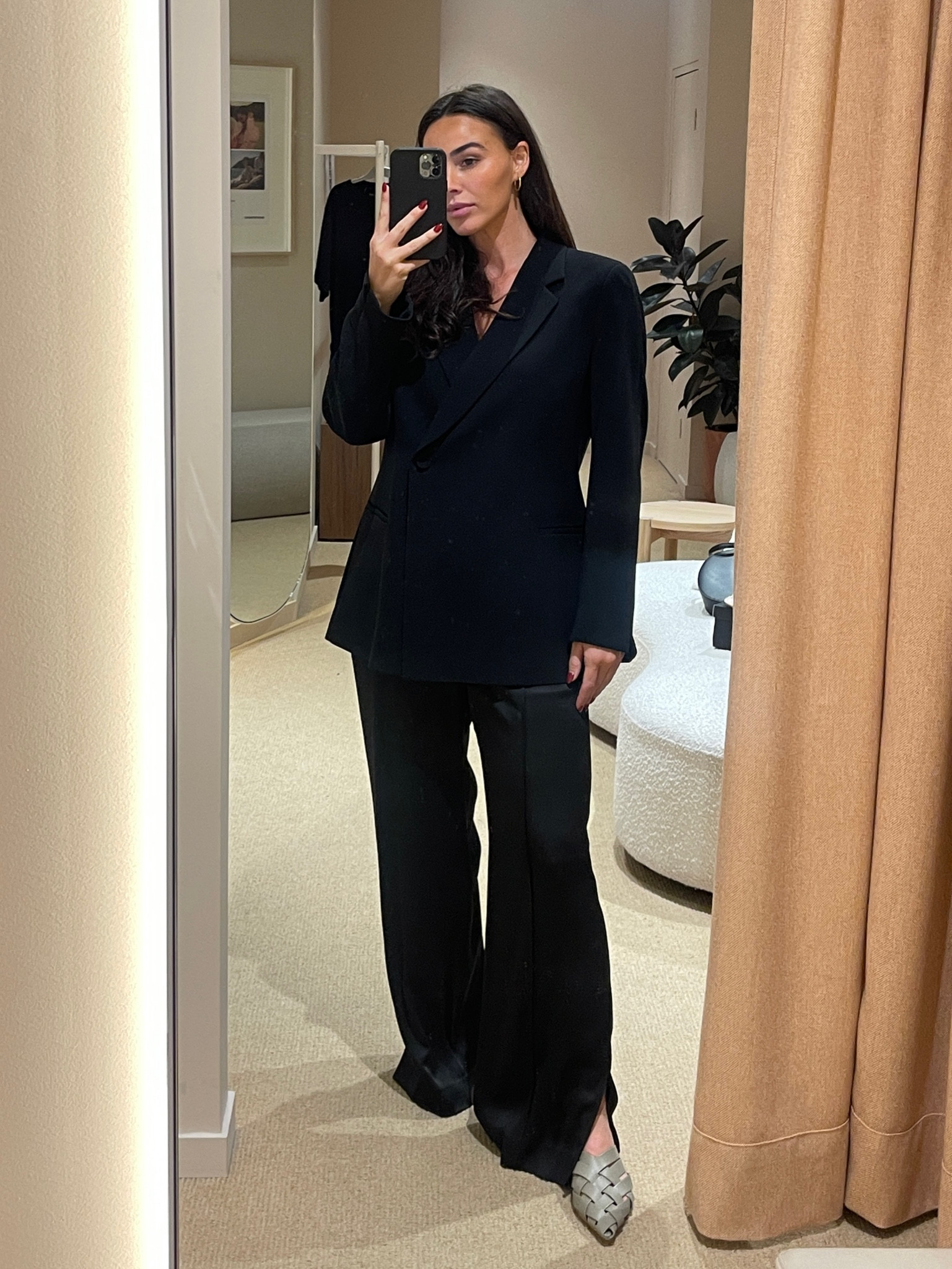 all black fit from Country Road. Obsessed with these flats and the fit of this blazer. Have added 2 styles, the one I’m wearing is more relaxed, the other I’ve tagged is a more tailored fit 

#LTKaustralia #LTKstyletip #LTKMostLoved