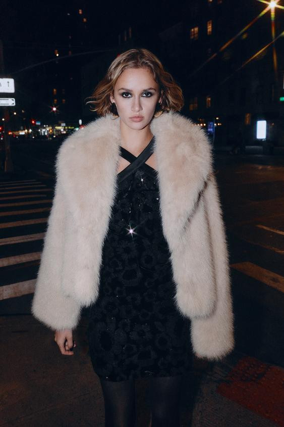 SHORT FAUX FUR LAPEL COLLAR COAT | Zara US