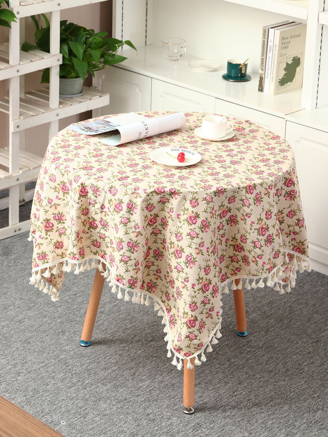 Flower Print Tassel Decor Tablecloth | SHEIN