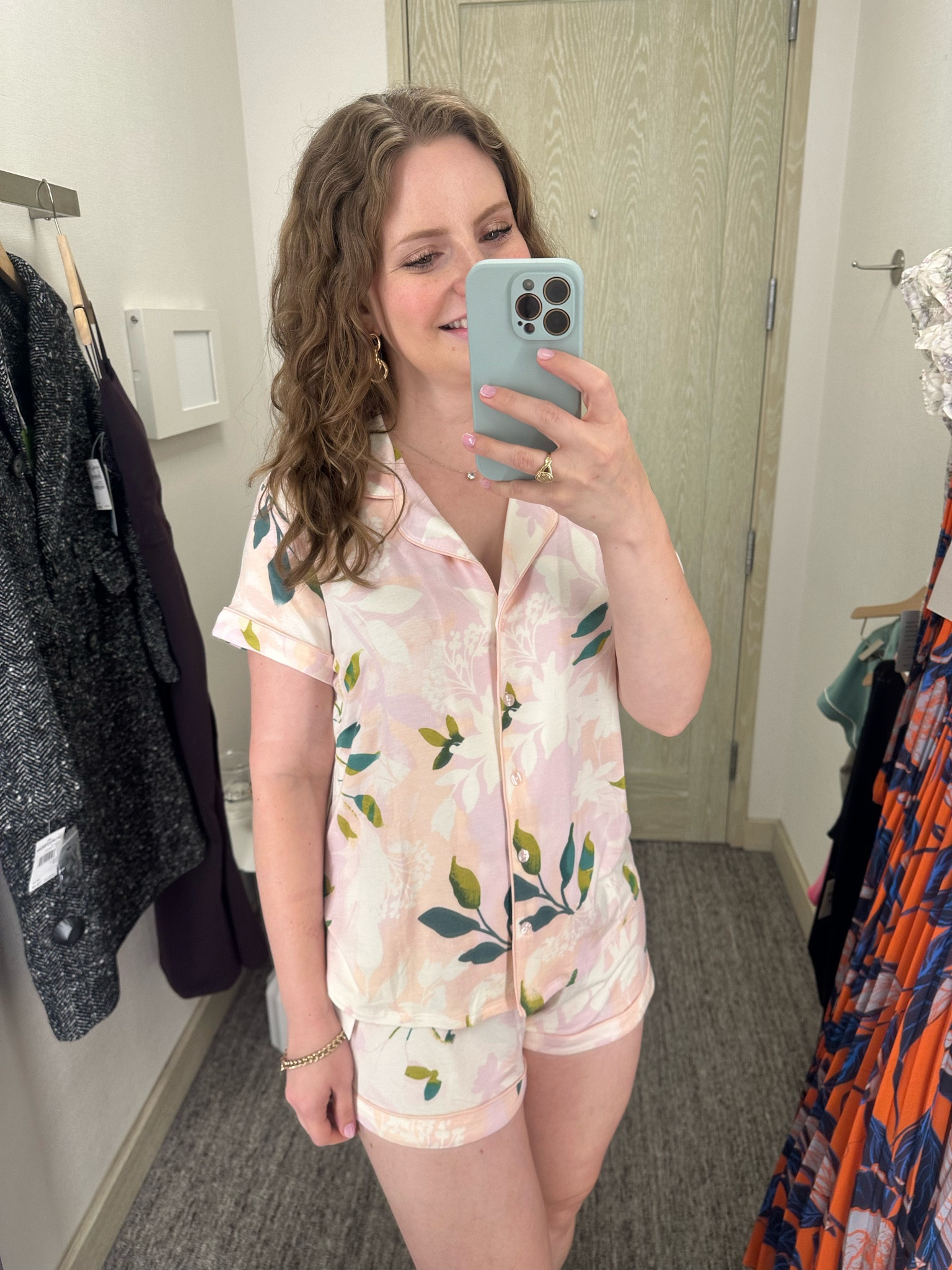 Nordstrom Moonlight short pajamas- wearing an XS

Pajamas, pajama set, Jordteom Sale, Anniversary sale 

#LTKSummerSales #LTKxNSale