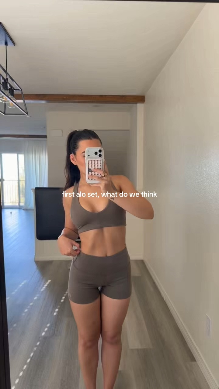 Wearing X-small top and med bottoms (small fits but I liked the medium a tiny longer)