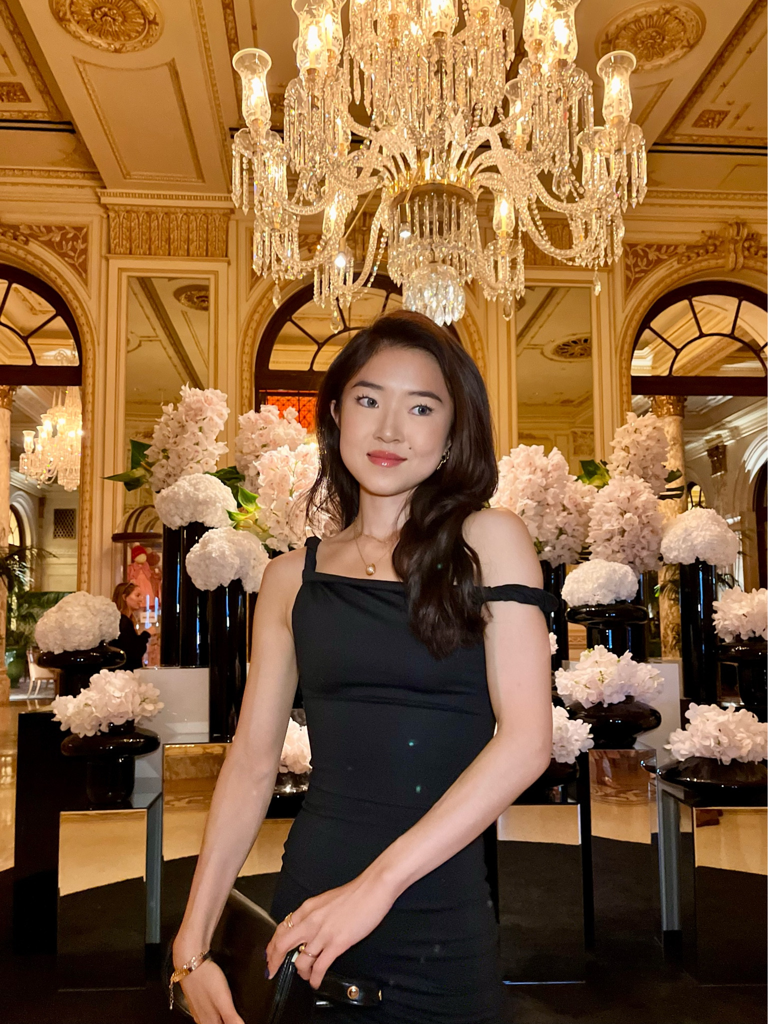 Cocktail hour 🖤✨🍸

#LTKstyletip #LTKparties #LTKfindsunder100