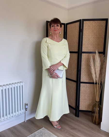 Styling with Mum, outfit series!

Mother of the bride outfit 

My LOVELY Mum wearing...

A size 14 in the Phase Eight Sienna Tux Button Midi Dress
She is 5ft 4 in height 

Mango kitten heeled sandal in silver via ASOS

John Lewis silver box bag 



Mother of the bride outfit, wedding guest outfit, over sixties style, formal dress
Mother/daughter style 
Yellow dress 



#LTKSeasonal #LTKwedding #LTKeurope