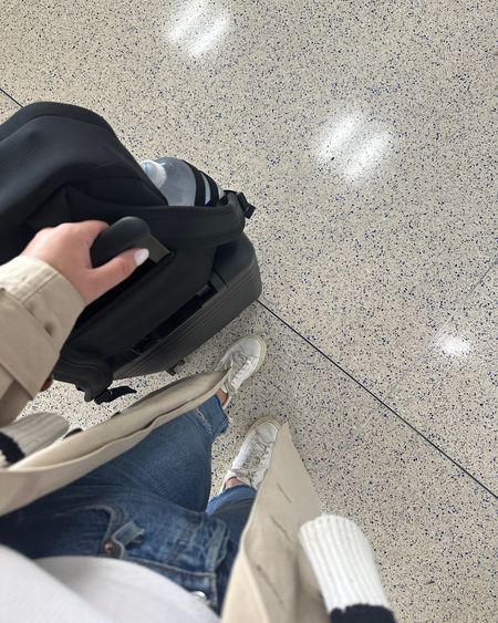Easy travel outfit ✈️

Levi’s jeans
Veja white sneakers
White tank top
Amazon The Drop trench coat
Dagne Dover backpack
Away suitcase 

#LTKtravel #LTKstyletip #LTKSeasonal