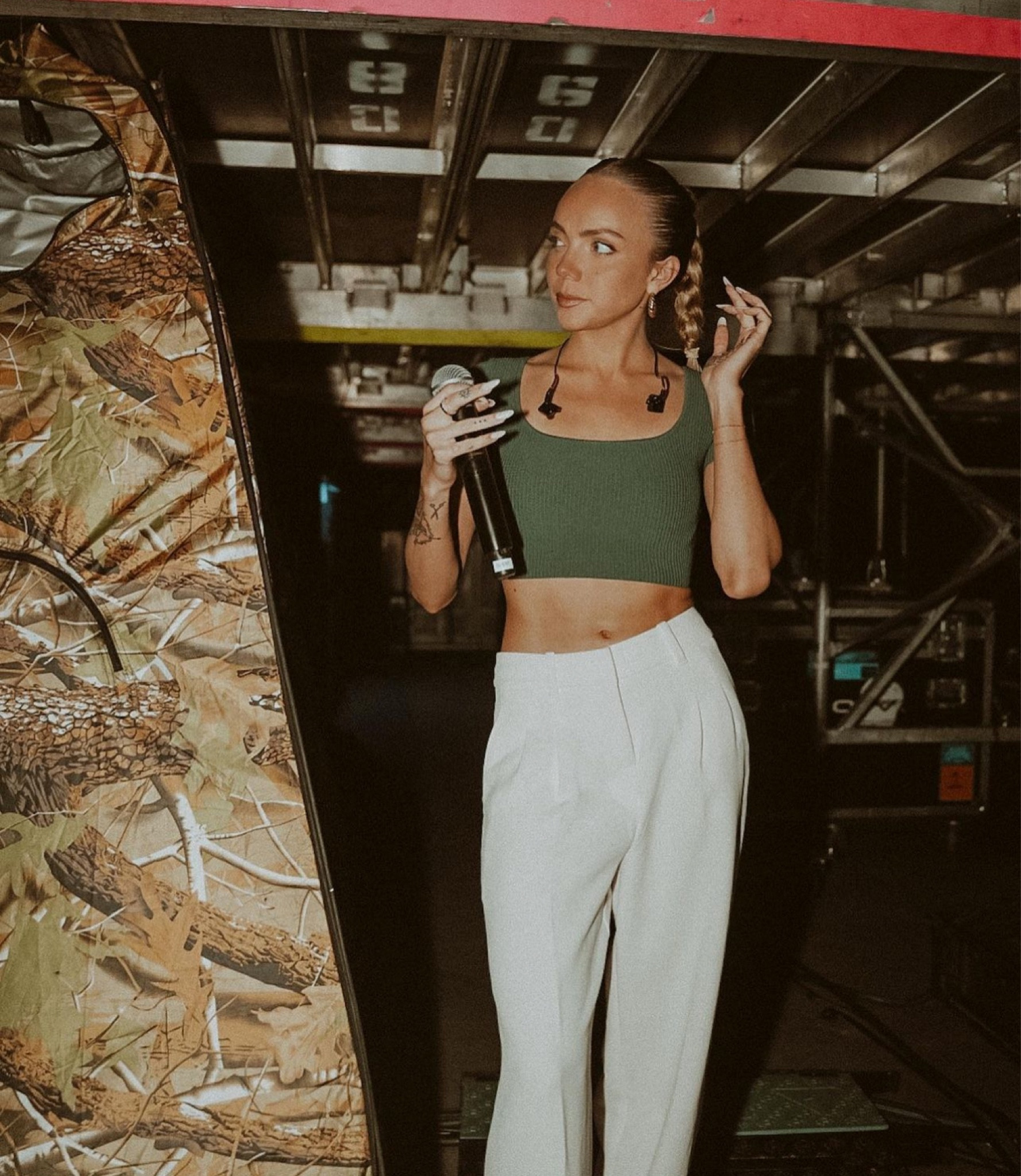 oversized pant + cropped shirt is my go-to for show fits! 

#LTKstyletip