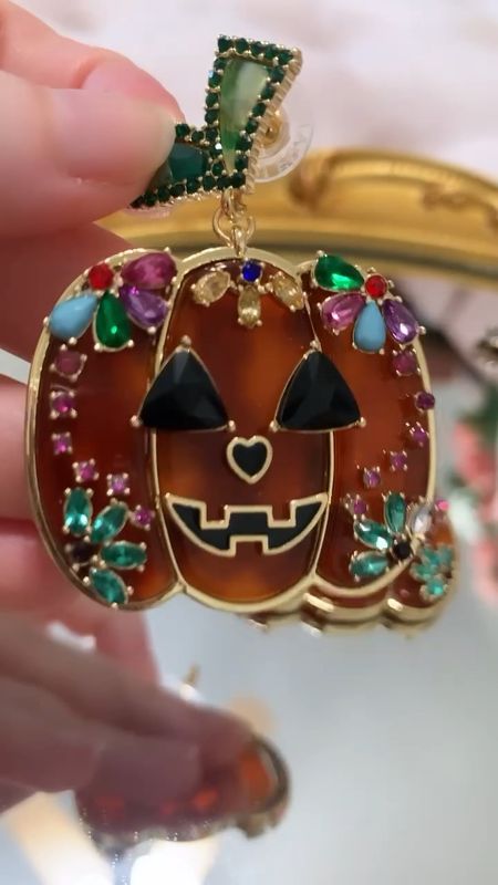 Adorable Halloween earrings from baublebar! 

#LTKHalloween #LTKSeasonal #LTKVideo