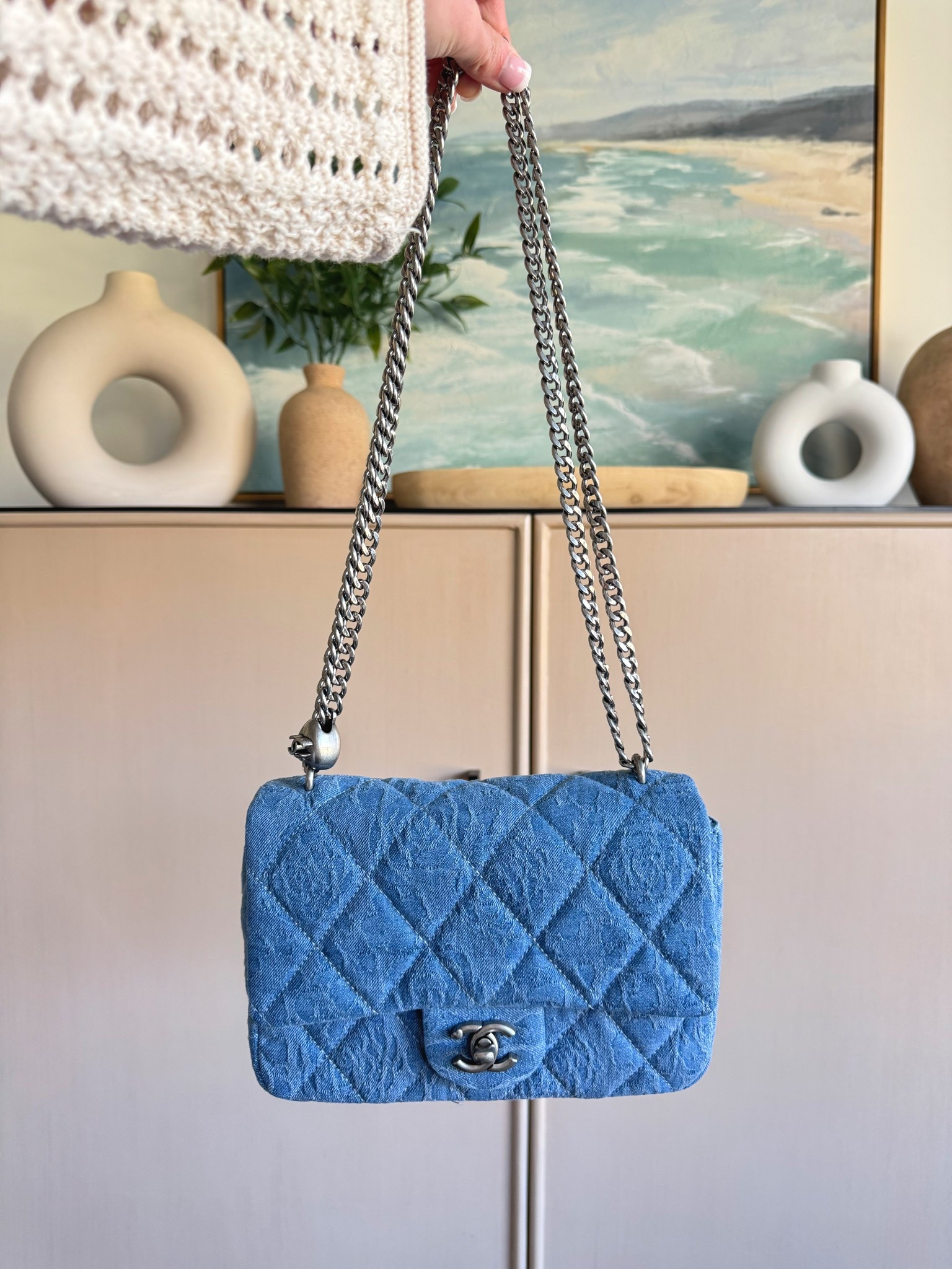 Chanel denim bag (look for less)
Color:#1-small-21x14 cm

Took about 3-4 weeks to arrive! It’s AMAZING quality! 🙌🏻💙

#LTKFindsUnder100 #LTKStyleTip #LTKItBag