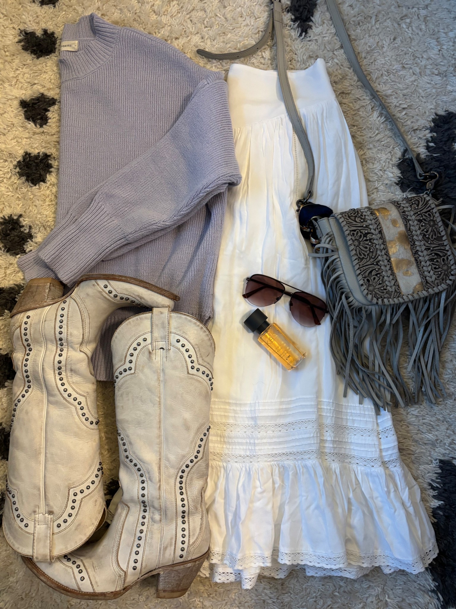 Cute and comfy bump friendly outfit! My sweater is from Lane 201 when they had their huge 90% off sale but pink Lily is now carrying the same one!

#LTKFindsUnder100 #LTKStyleTip #LTKBump