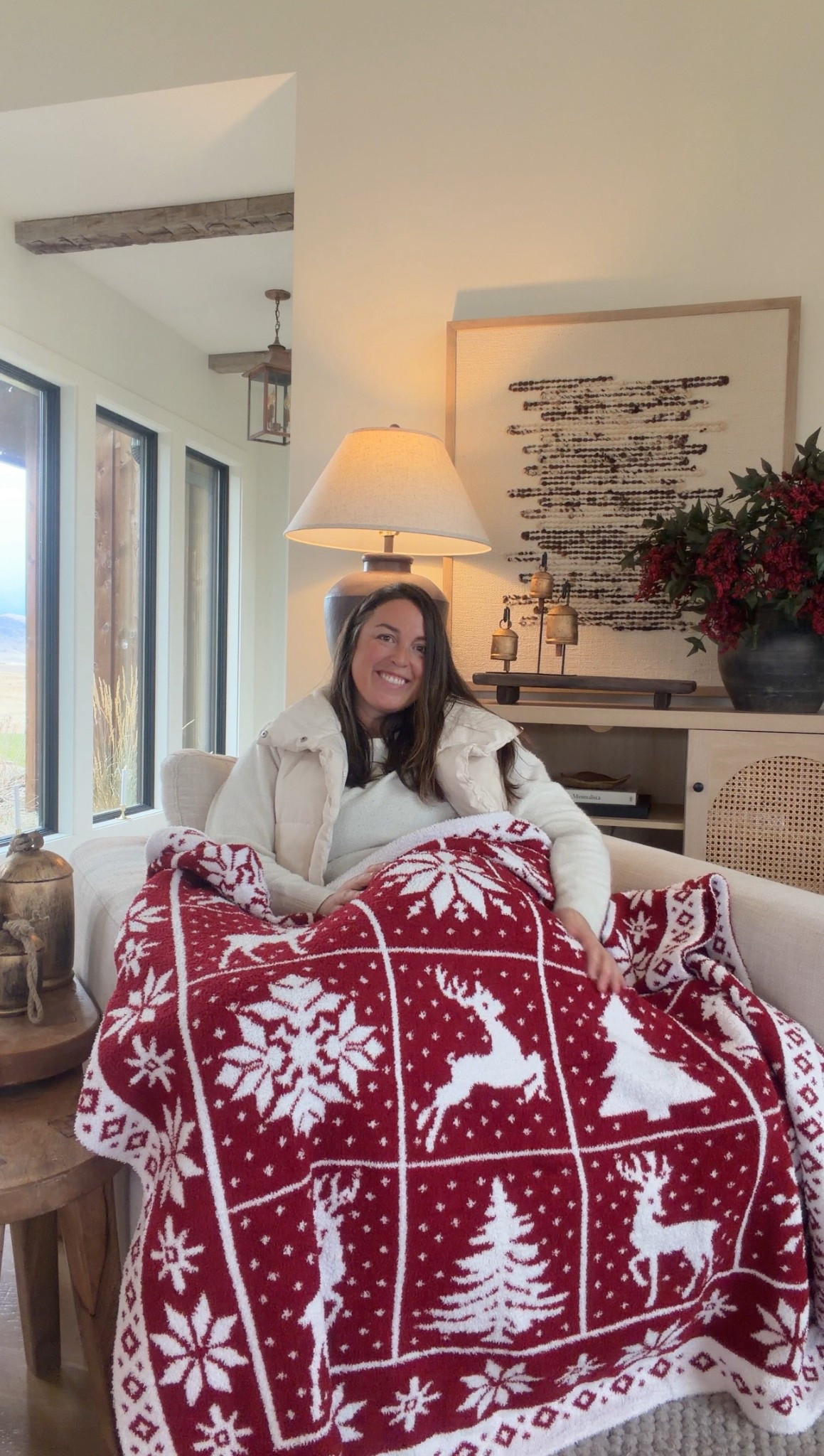 Last minute gift idea! These cozy holiday blankets are everything! So soft and adorable. 

Perfect gift for her!

Christmas decor, Christmas tree, living room, holiday party, Christmas party, kitchen decor, Christmas table, Christmas garland, Ralph Lauren Christmas 

Everything linked below for easy shopping  

#LTKHome #LTKHoliday #LTKGiftGuide