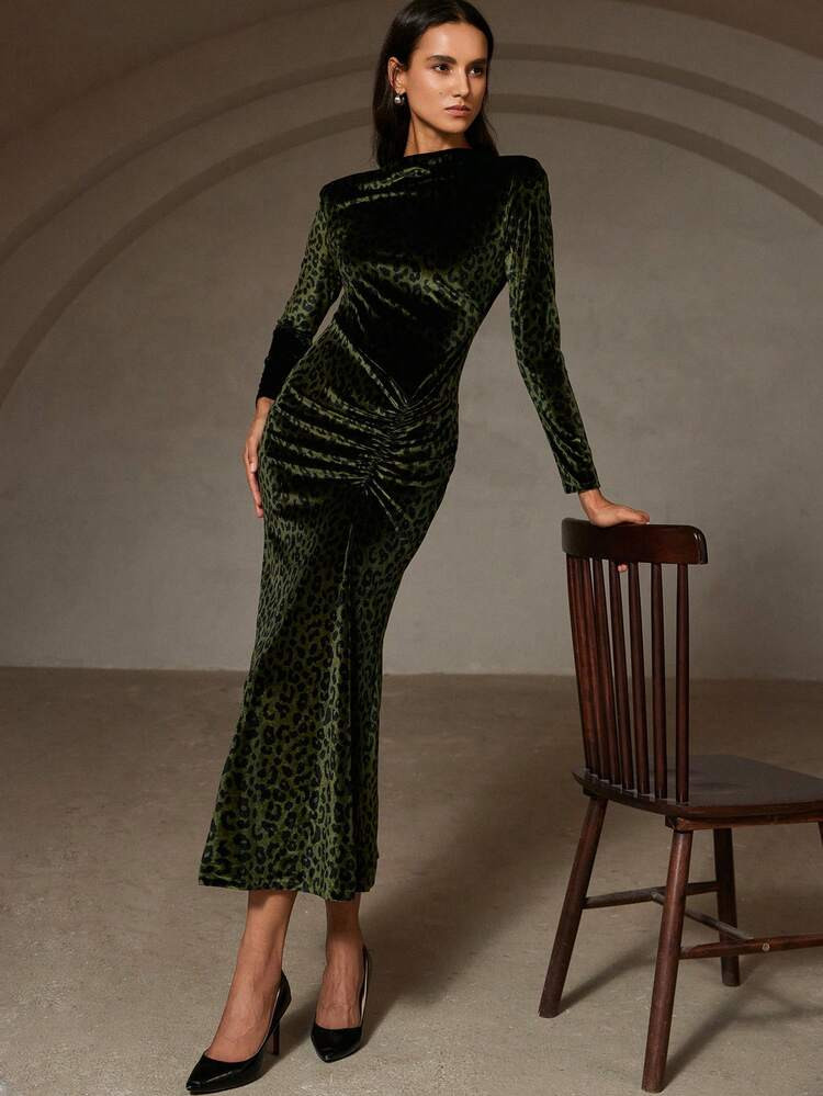 Aveloria Rosie Elegant European Style Round Neck Ruffle Shoulder Pad Waist Pleated Design Bodycon Long Sleeve Velvet Leopard Print Dress | SHEIN