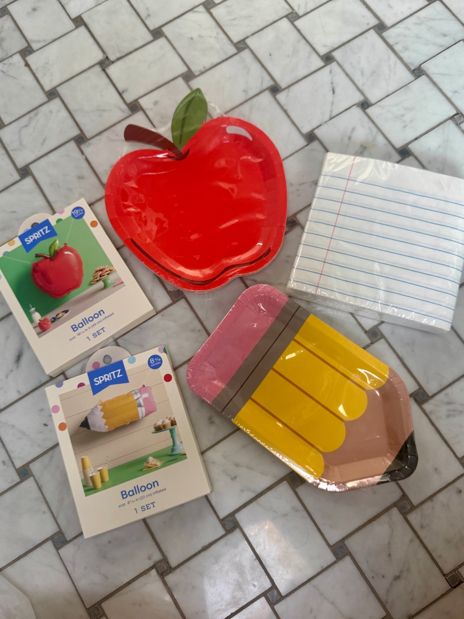 Back to school table decor 