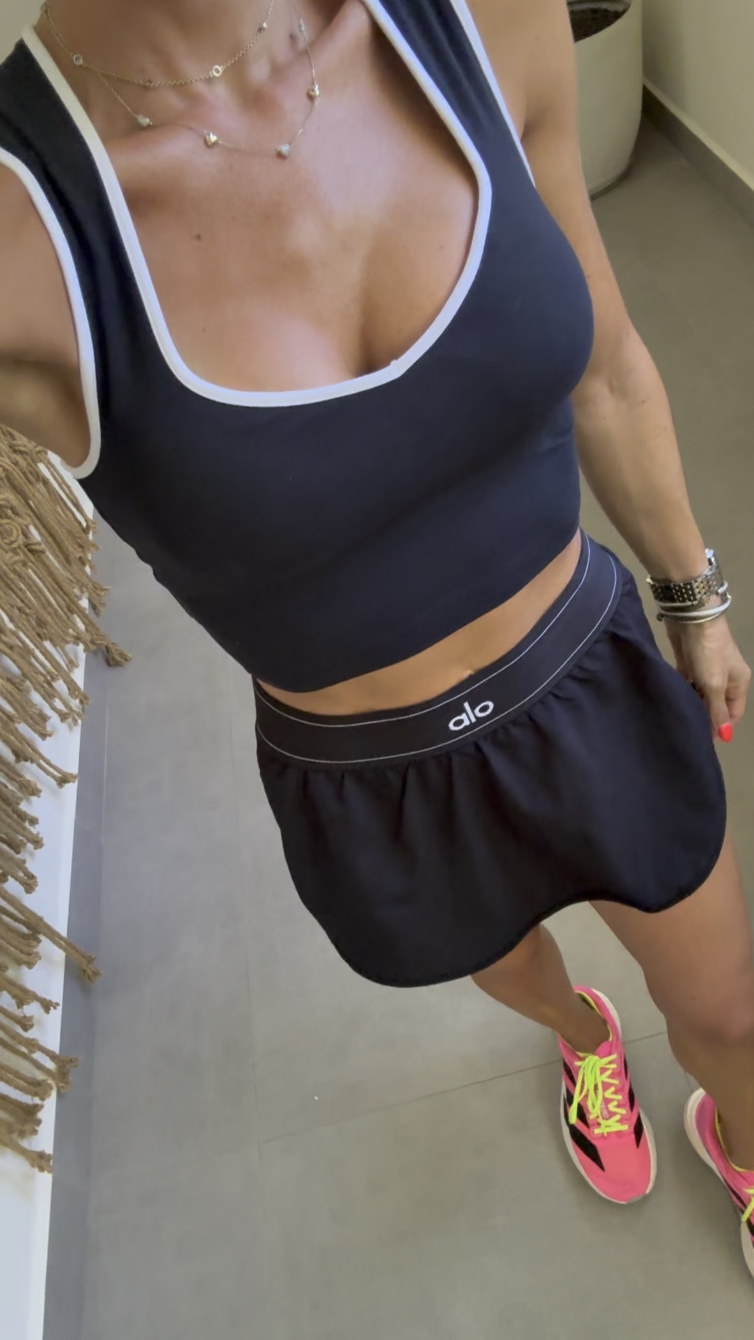 Workout set workout tank size xs on sale alo skirt with shorts on sale 30% off size xxs sneakers on sale

#LTKootd #LTKSaleAlert #LTKActive
