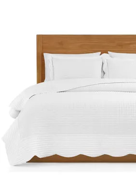Crown & Ivy Scalloped Quilt Set, White, Queen | Belk