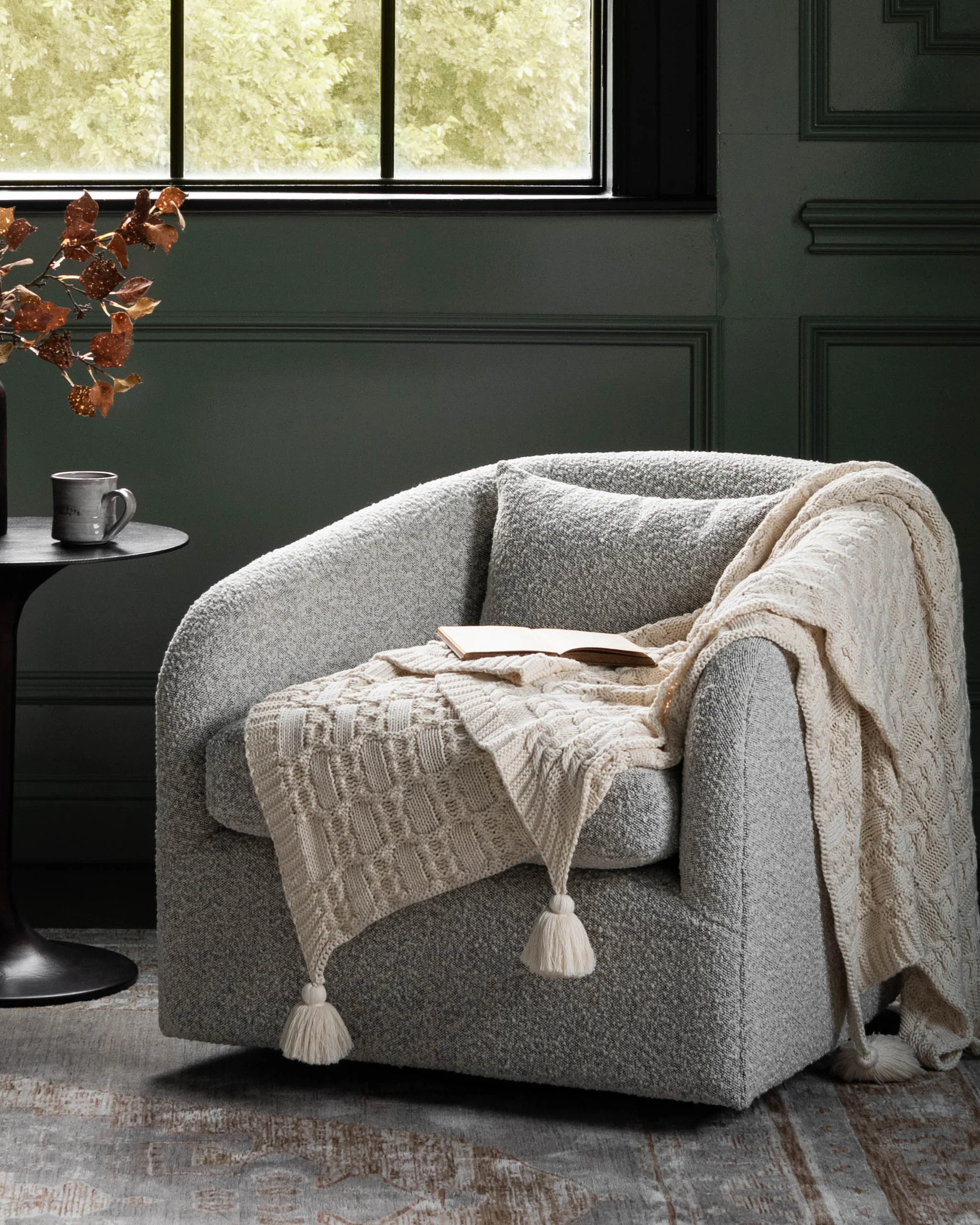 Harris Swivel Chair | Magnolia