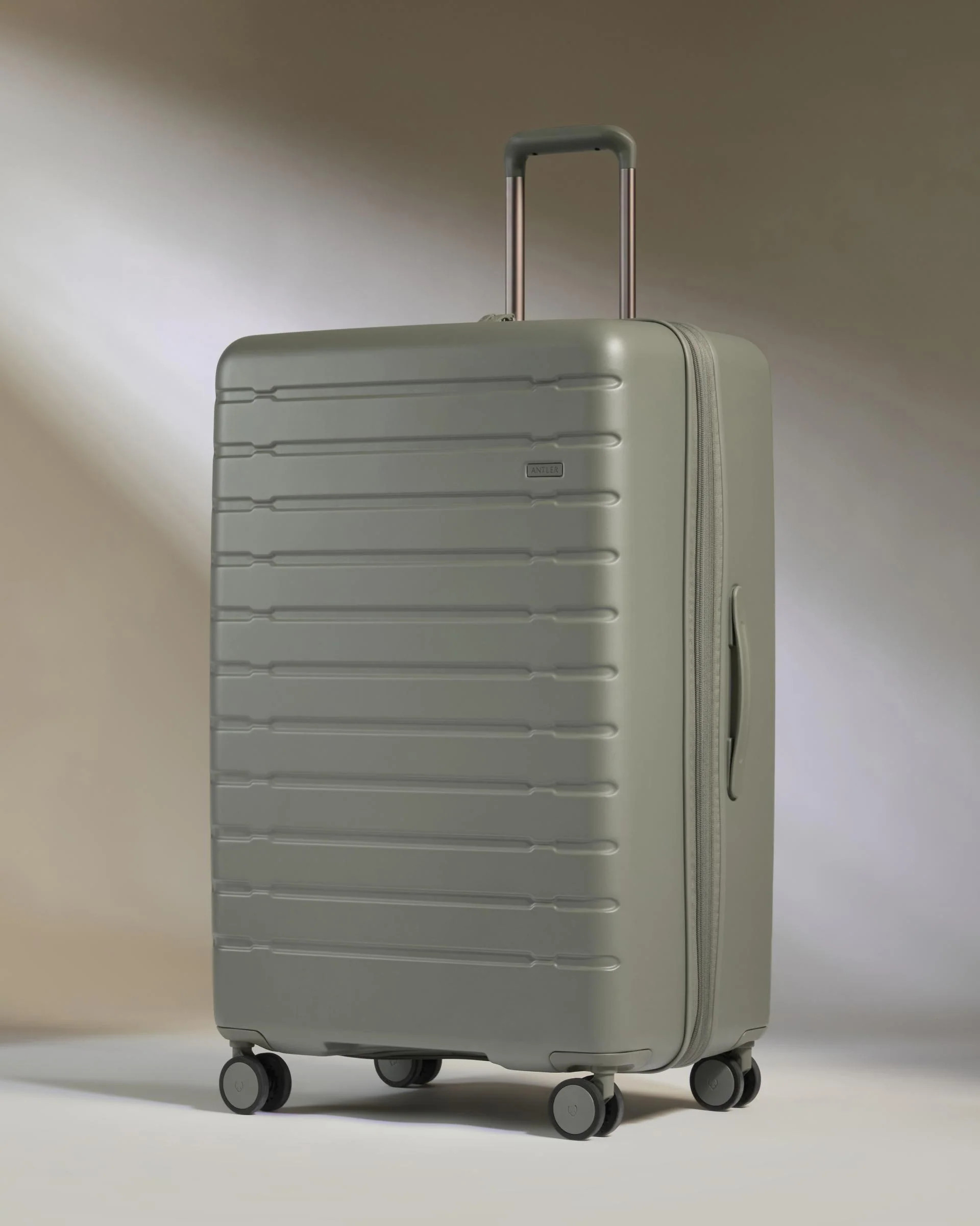 Large Suitcase in Green - Stamford 2.0 | Hard Luggage | Antler USA